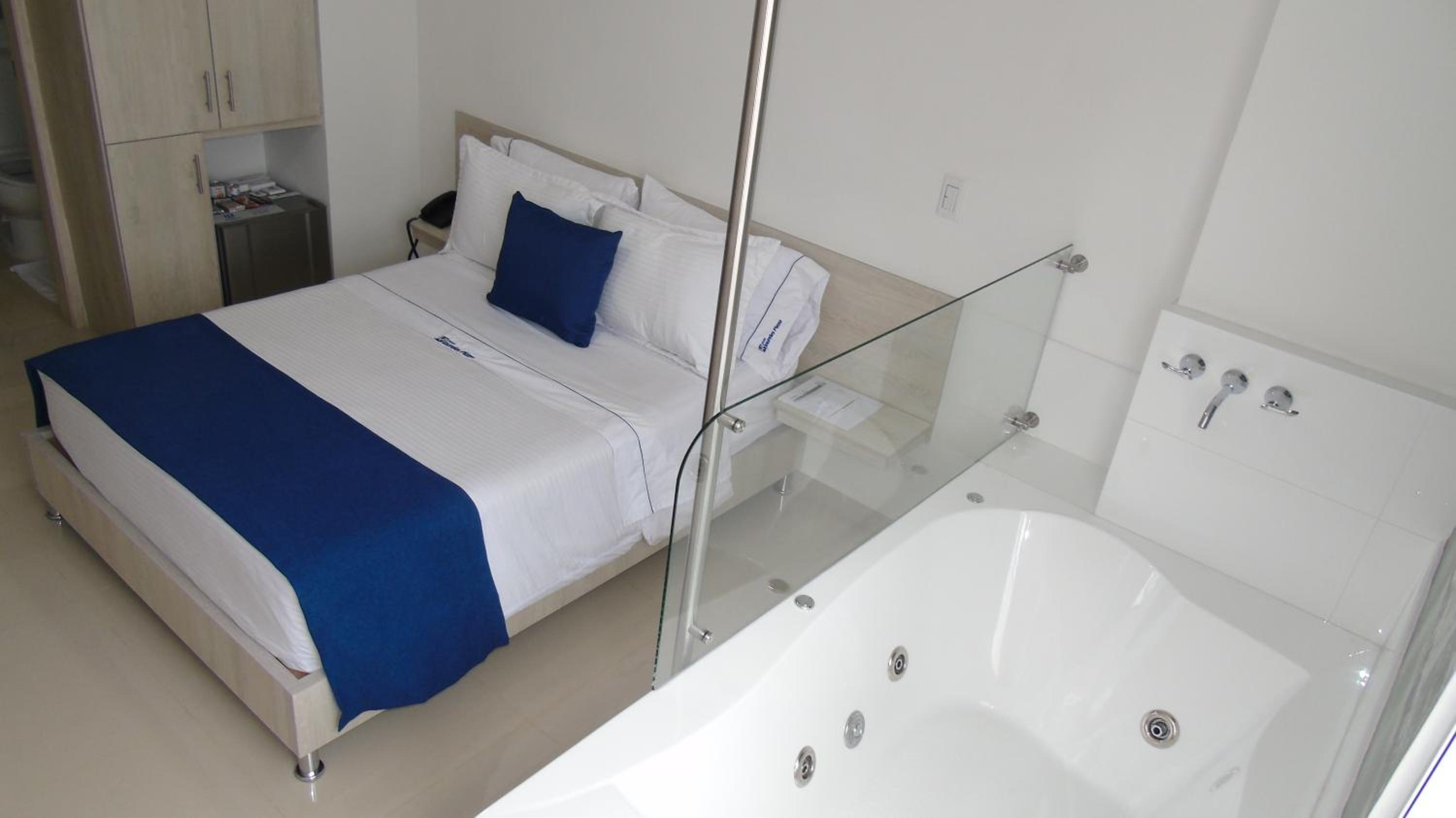 Suite with Hot Tub