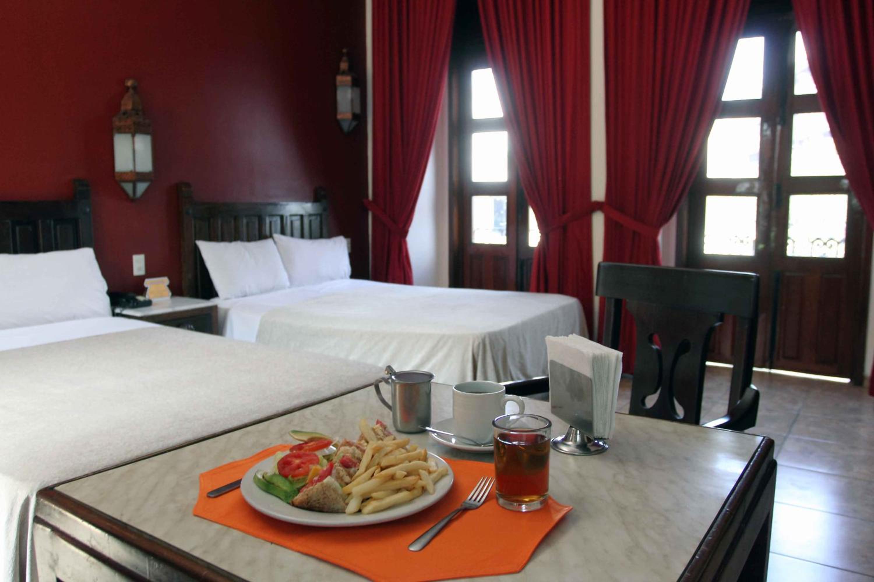Standard Double Room - Photo 9