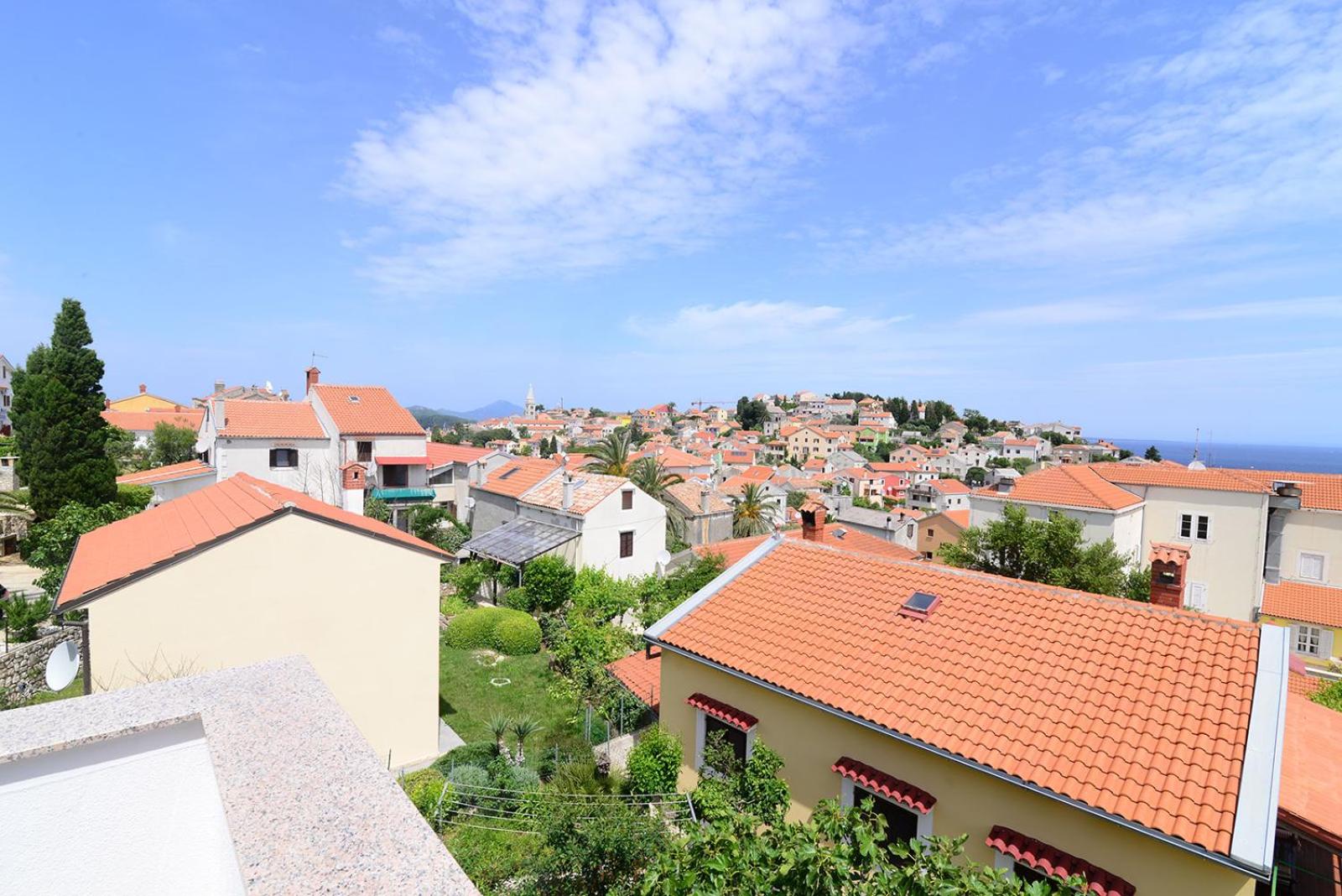 One-Bedroom Apartment with Sea View photo 3