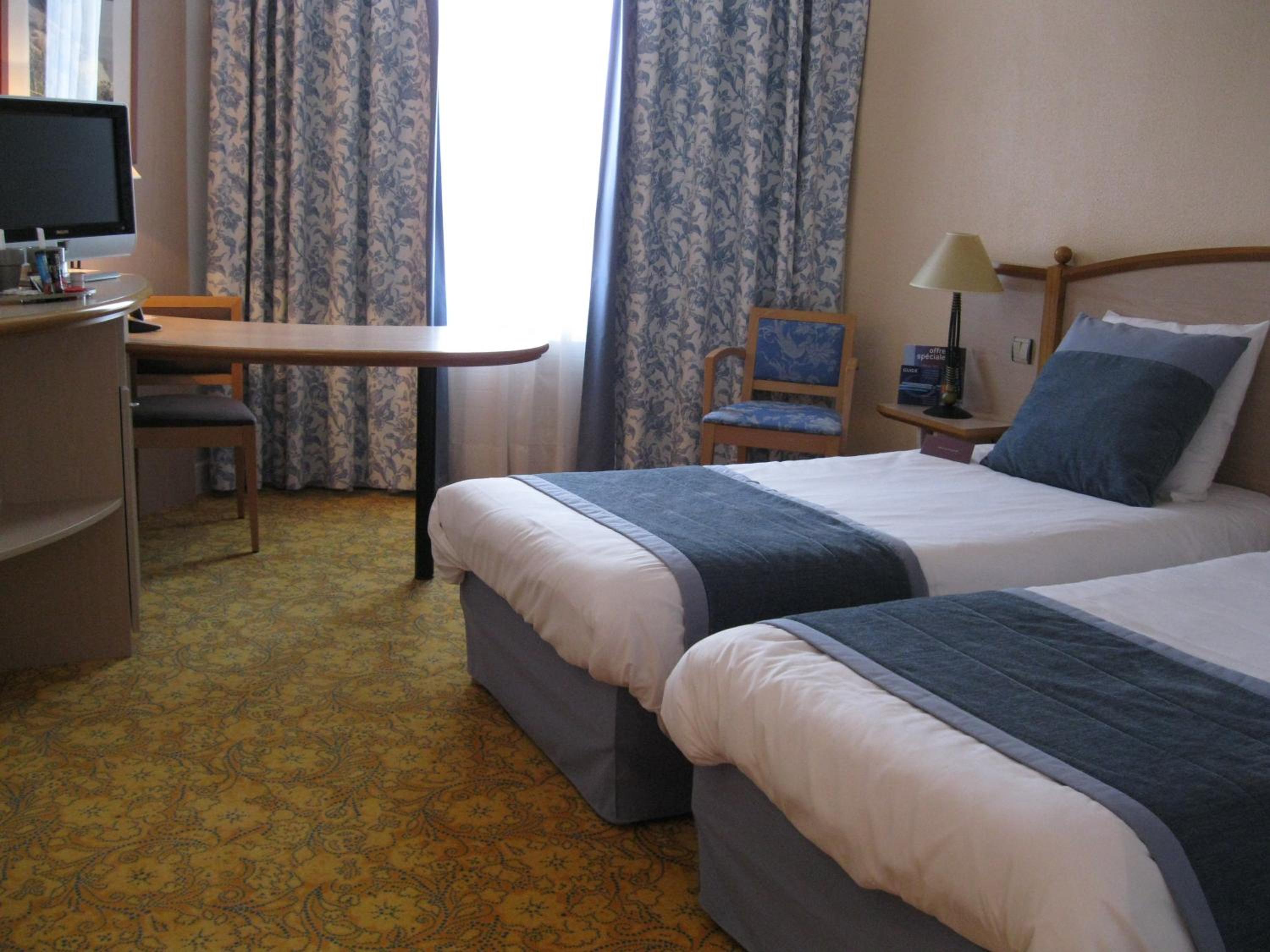Standard Twin Room with River View - Photo 1