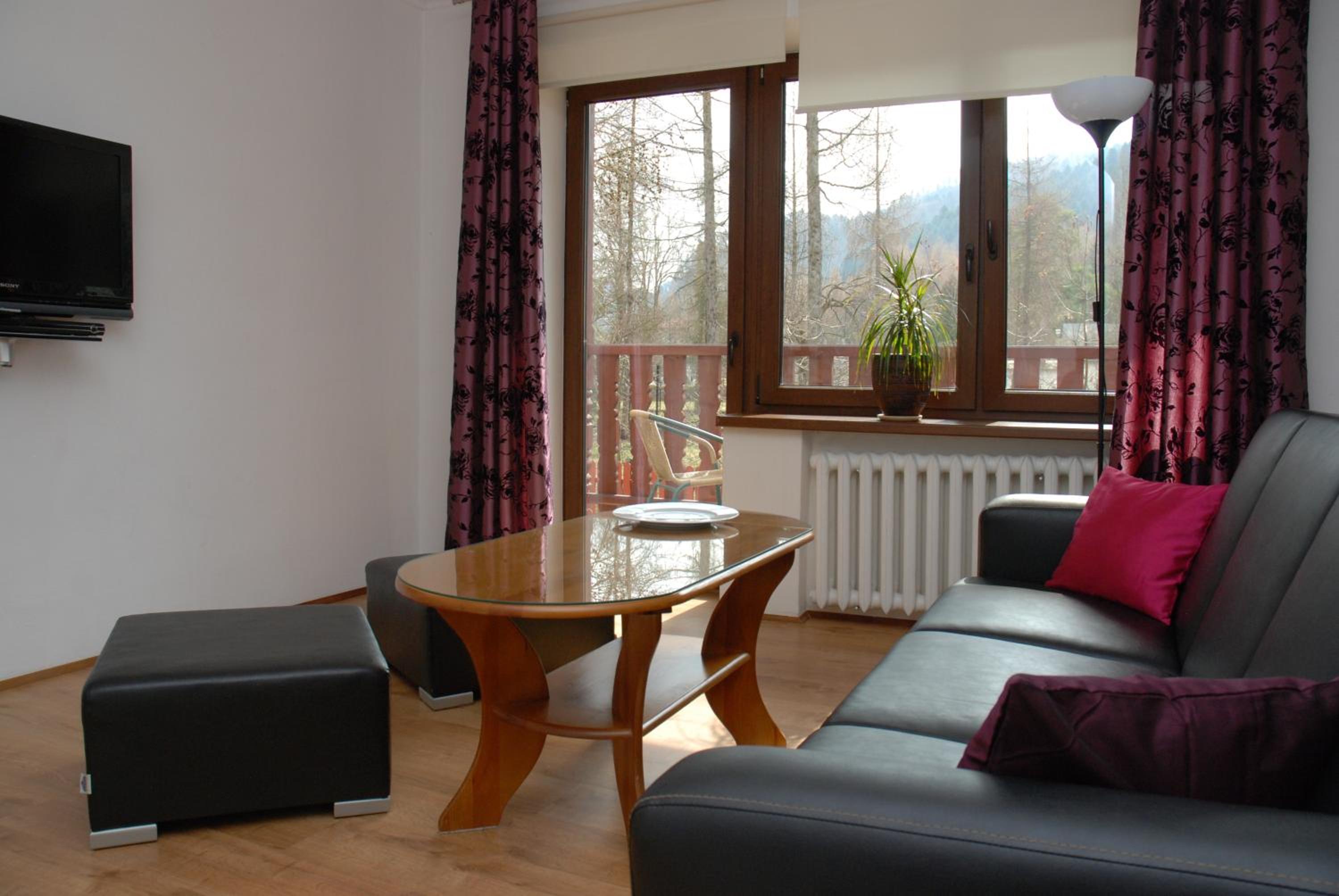 Two-Bedroom Suite - Photo 3