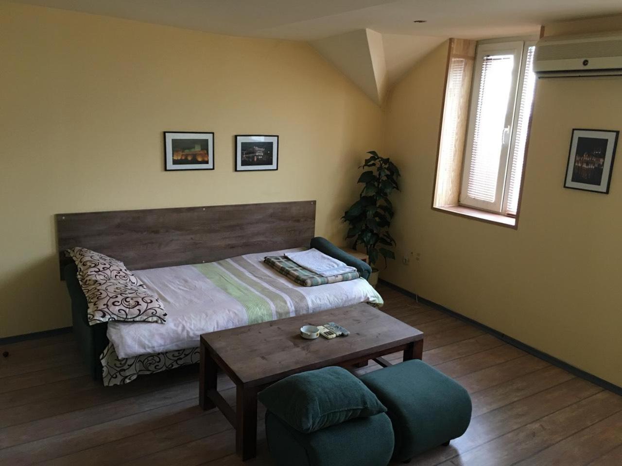Apartment with Balcony - Photo 8