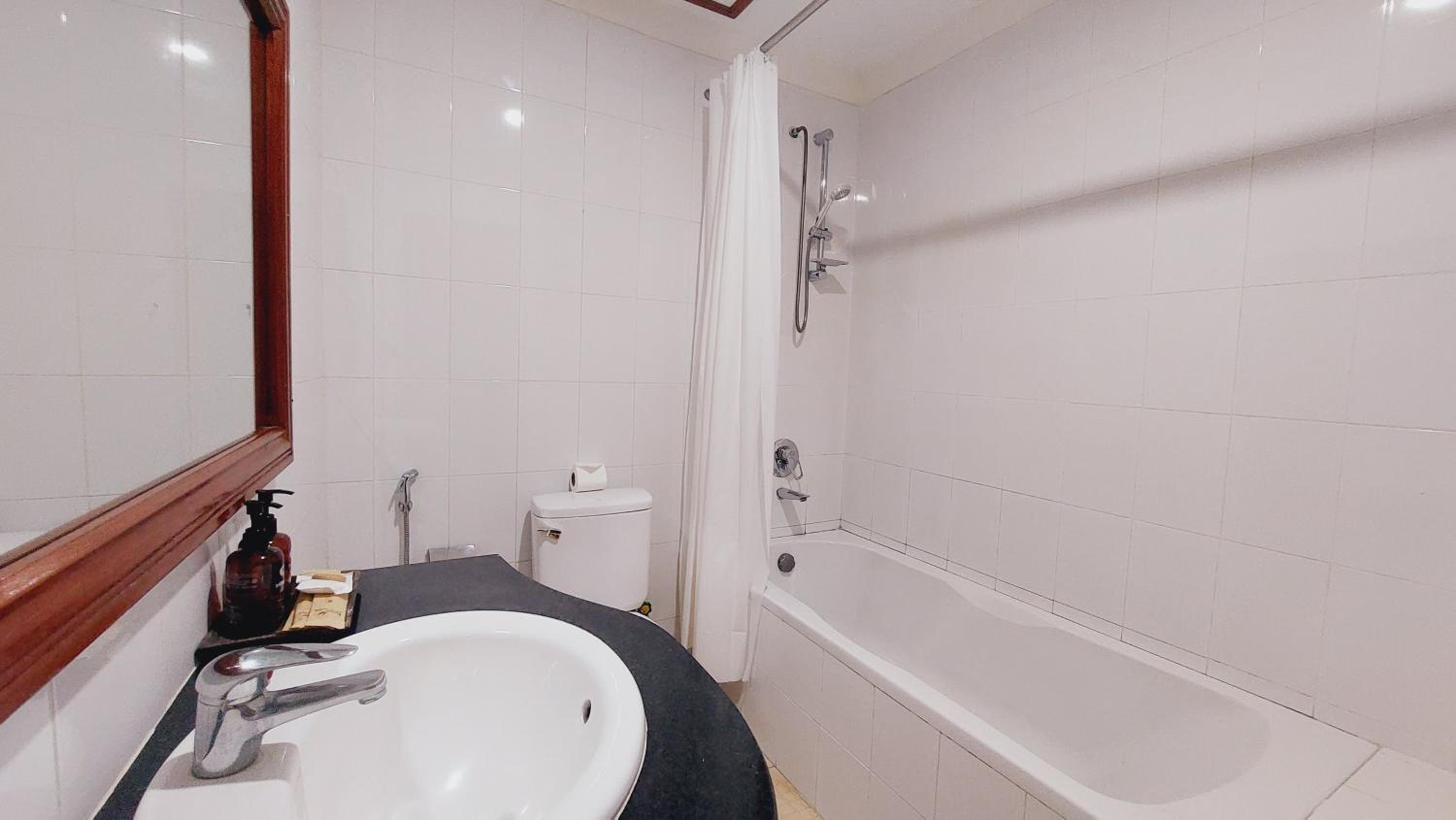 King Room with Balcony photo 1