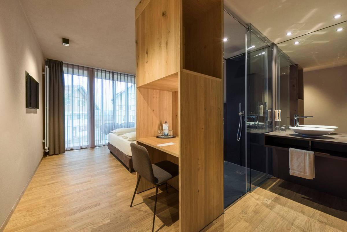 Double Room with Balcony - Photo 2