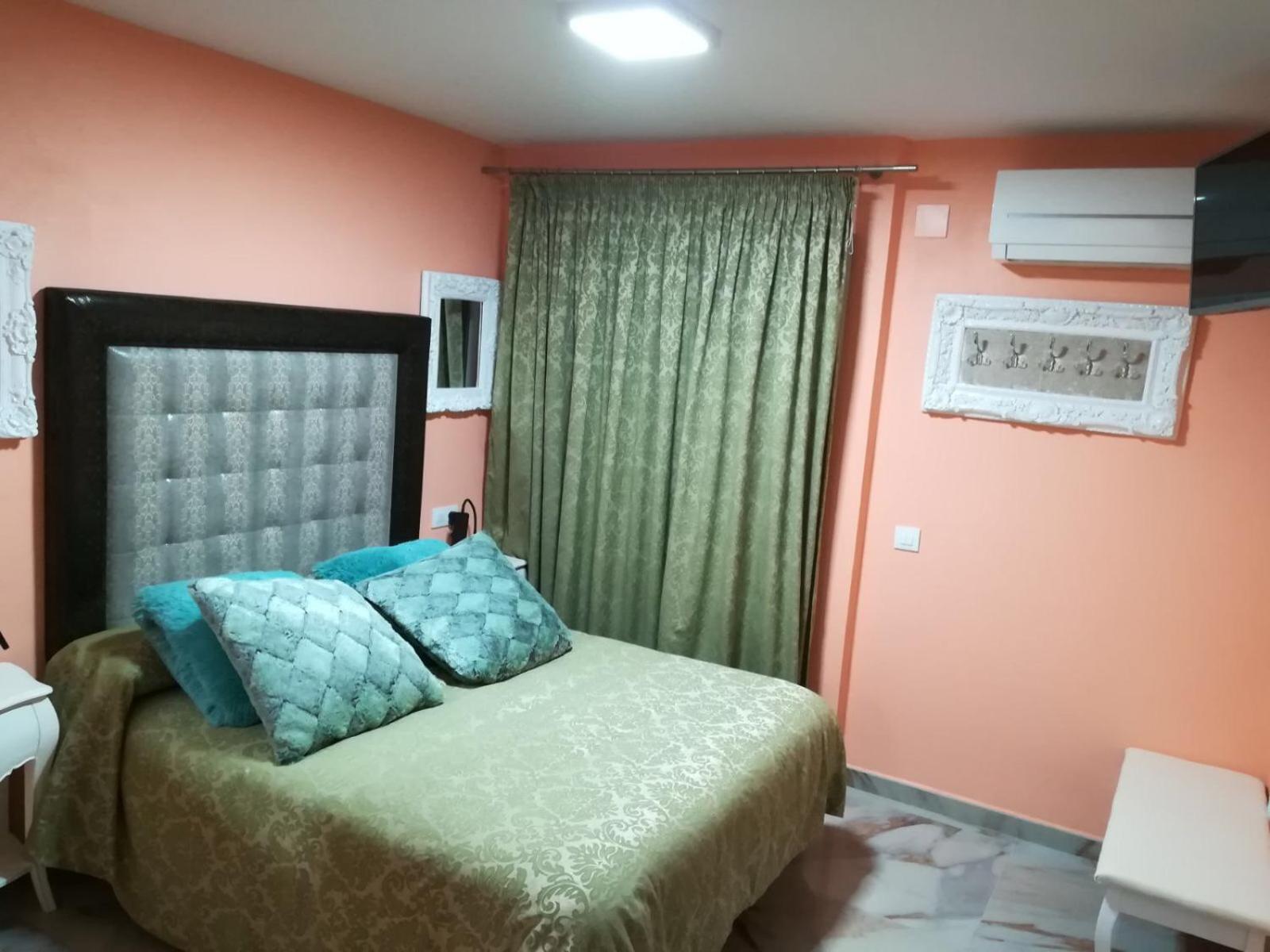 Deluxe Double Room with Balcony and Sea View - Photo 7