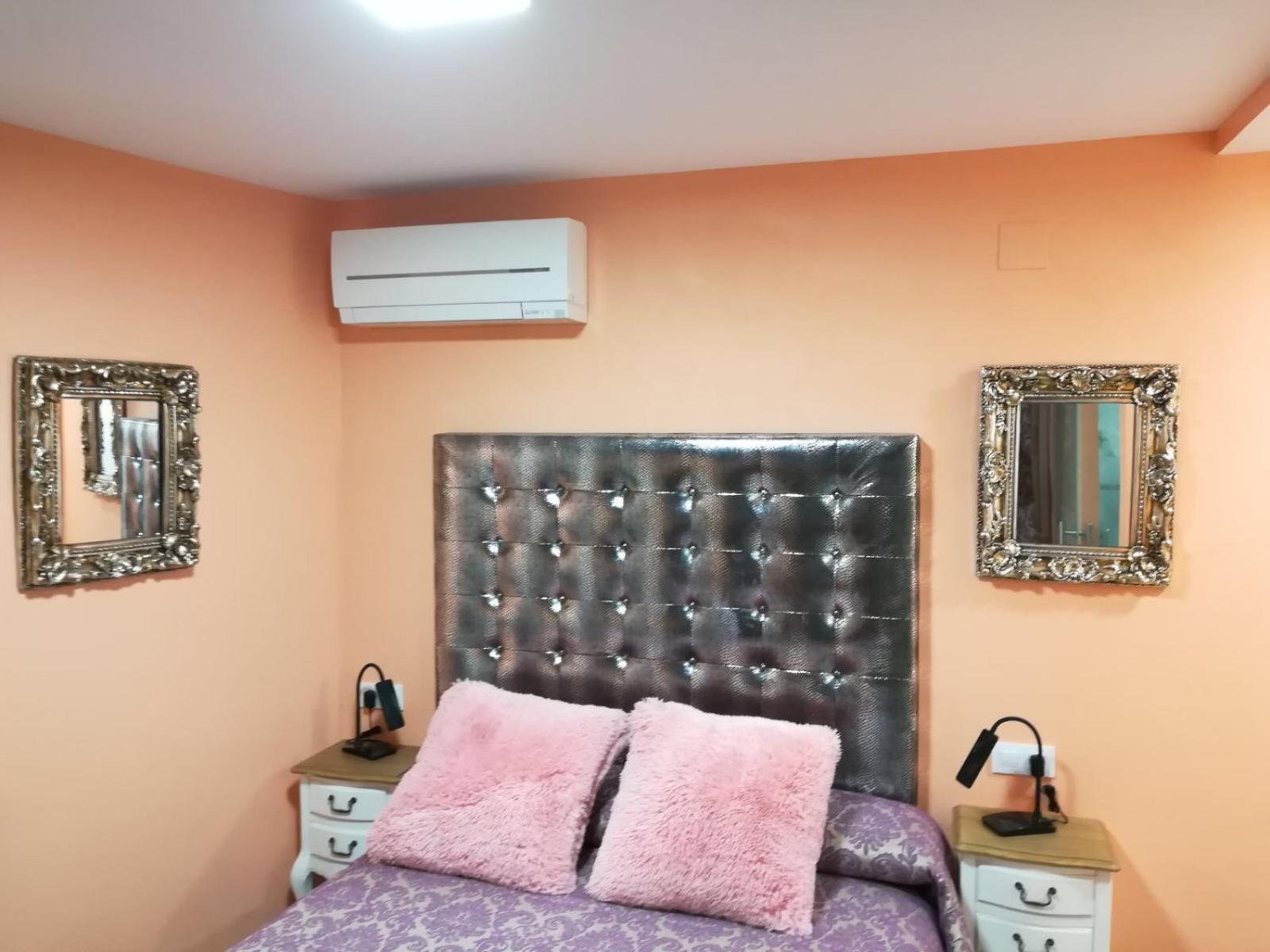 Deluxe Double Room with Balcony and Sea View - Photo 10