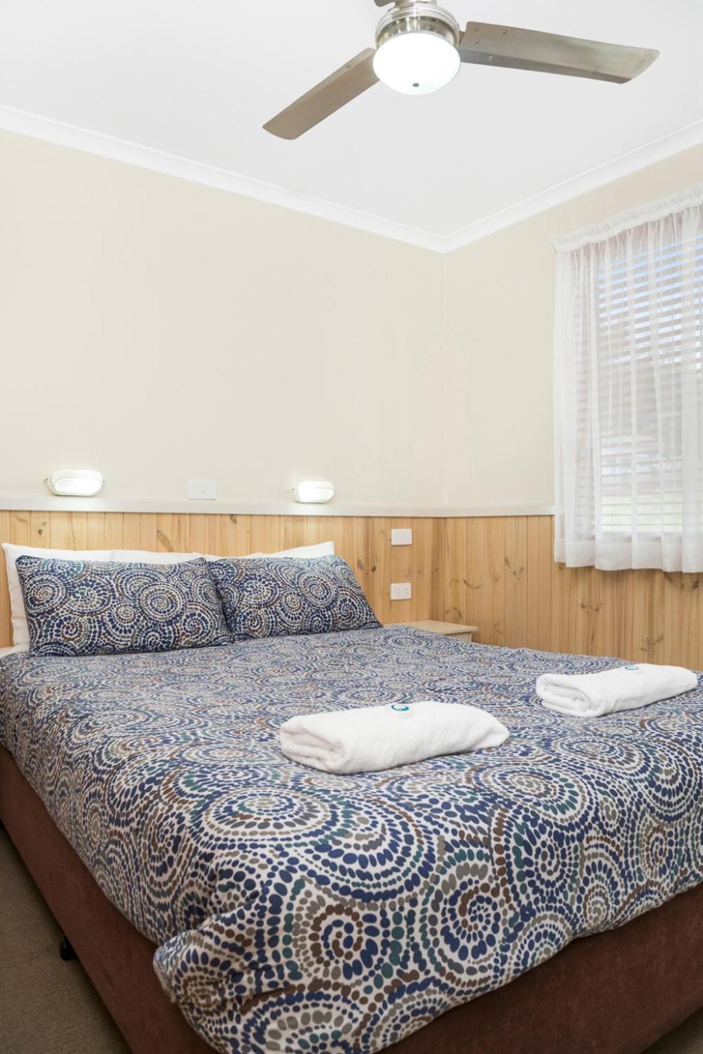 Two- Bedroom Cottage with Garden View- Disability Access photo 2