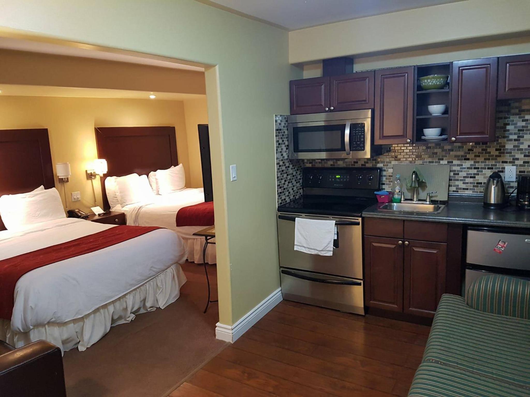 Junior Suite with Lake View and Balcony