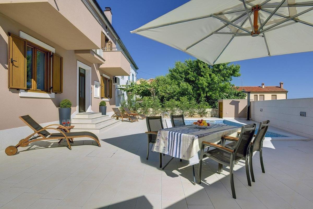 Two-Bedroom Holiday Home photo 2