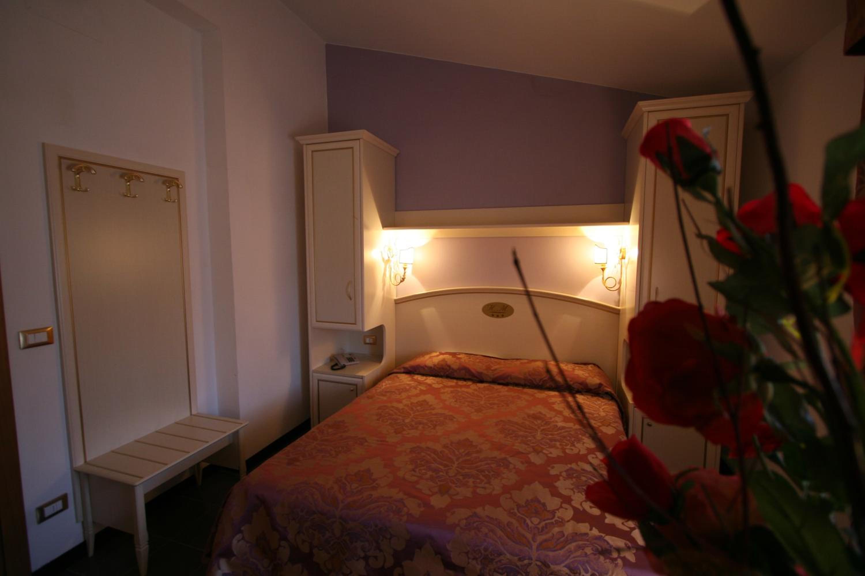 Standard Double Room photo 2