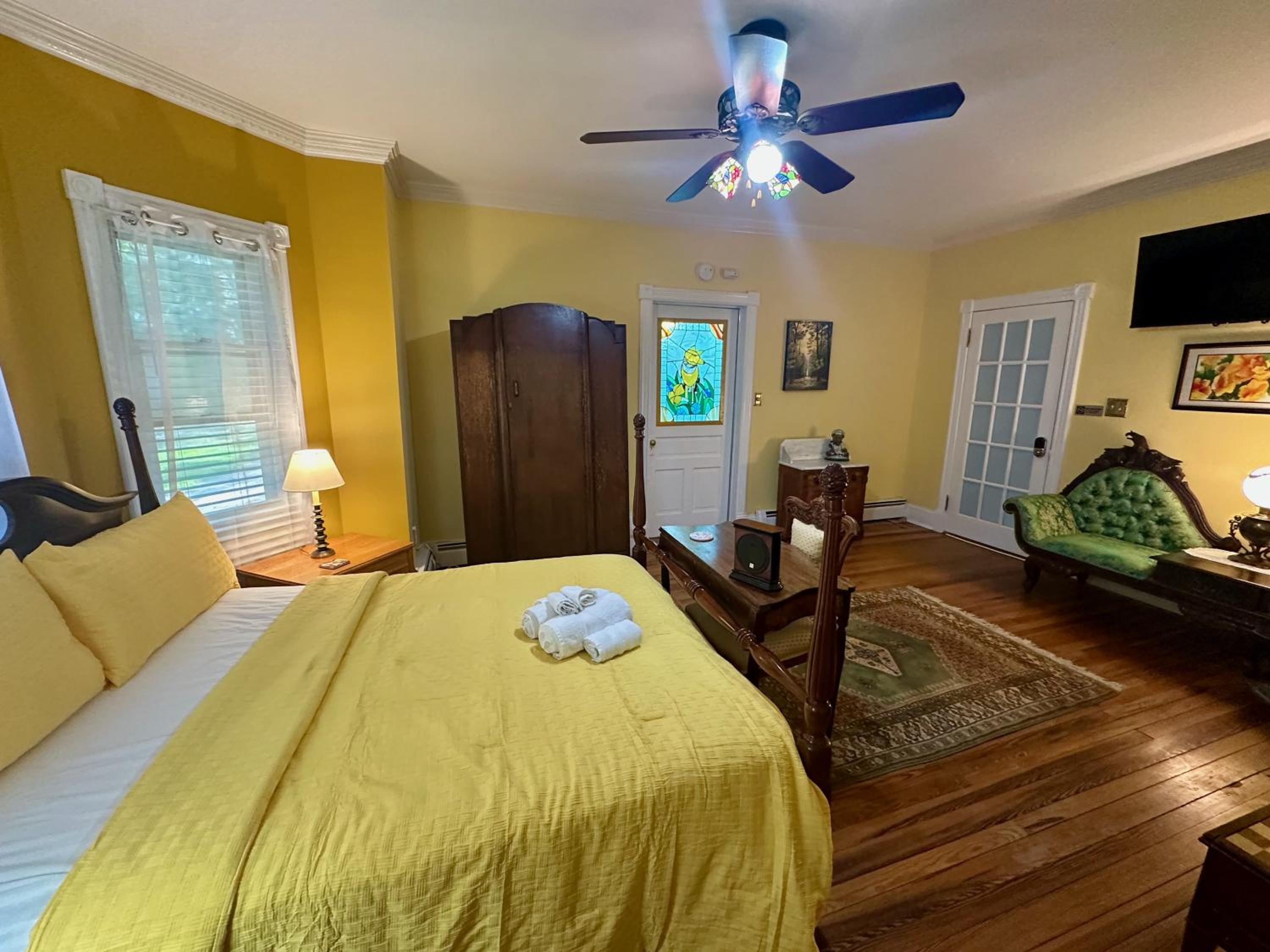 Queen Room - Disability Access photo 3