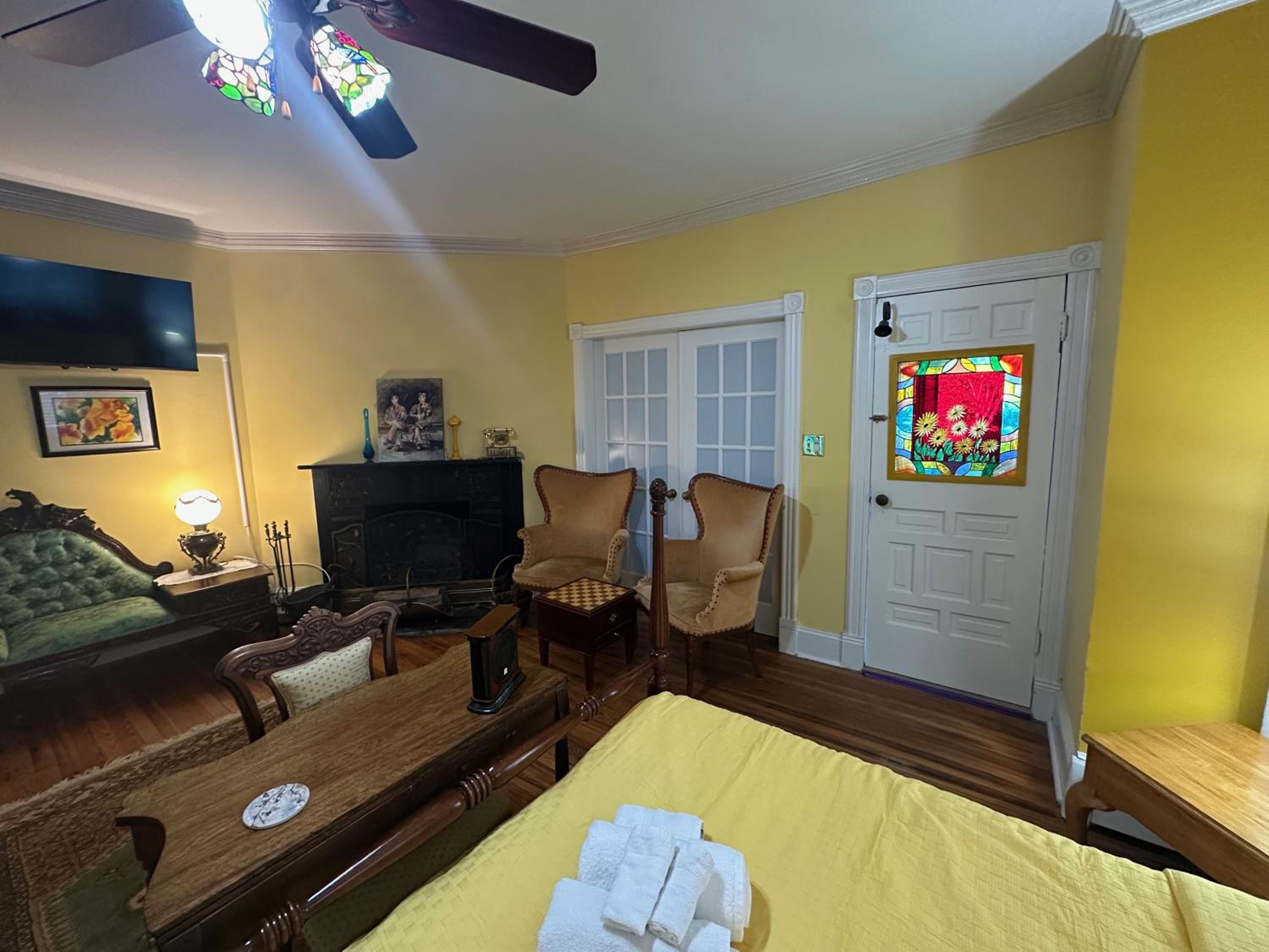 Inn on Fox Meadow - Spacious Victorian Inn, Billede 4