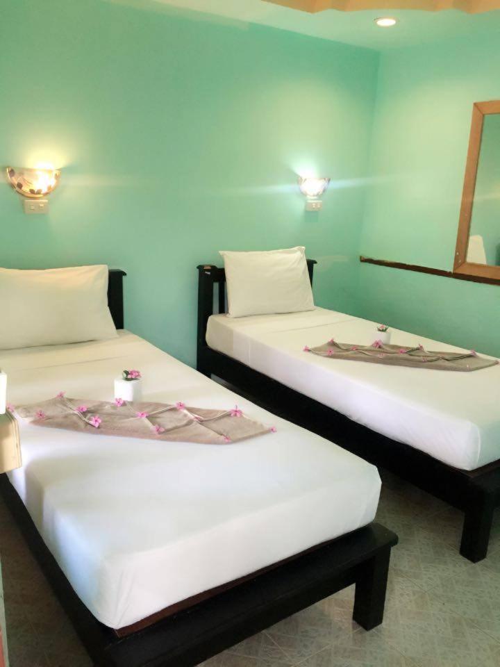 Standard Twin Room - Photo 1