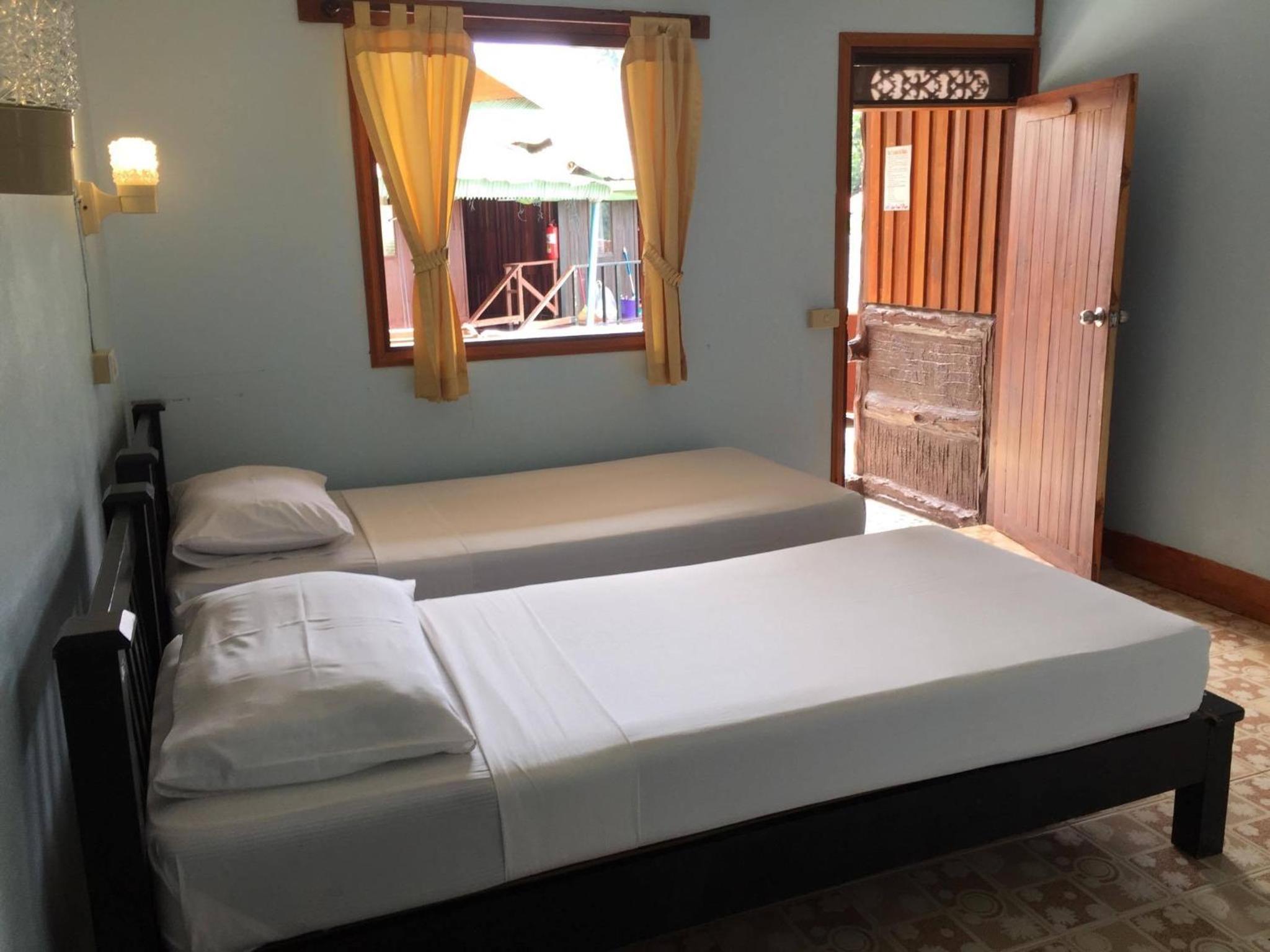 Standard Twin Room - Photo 3