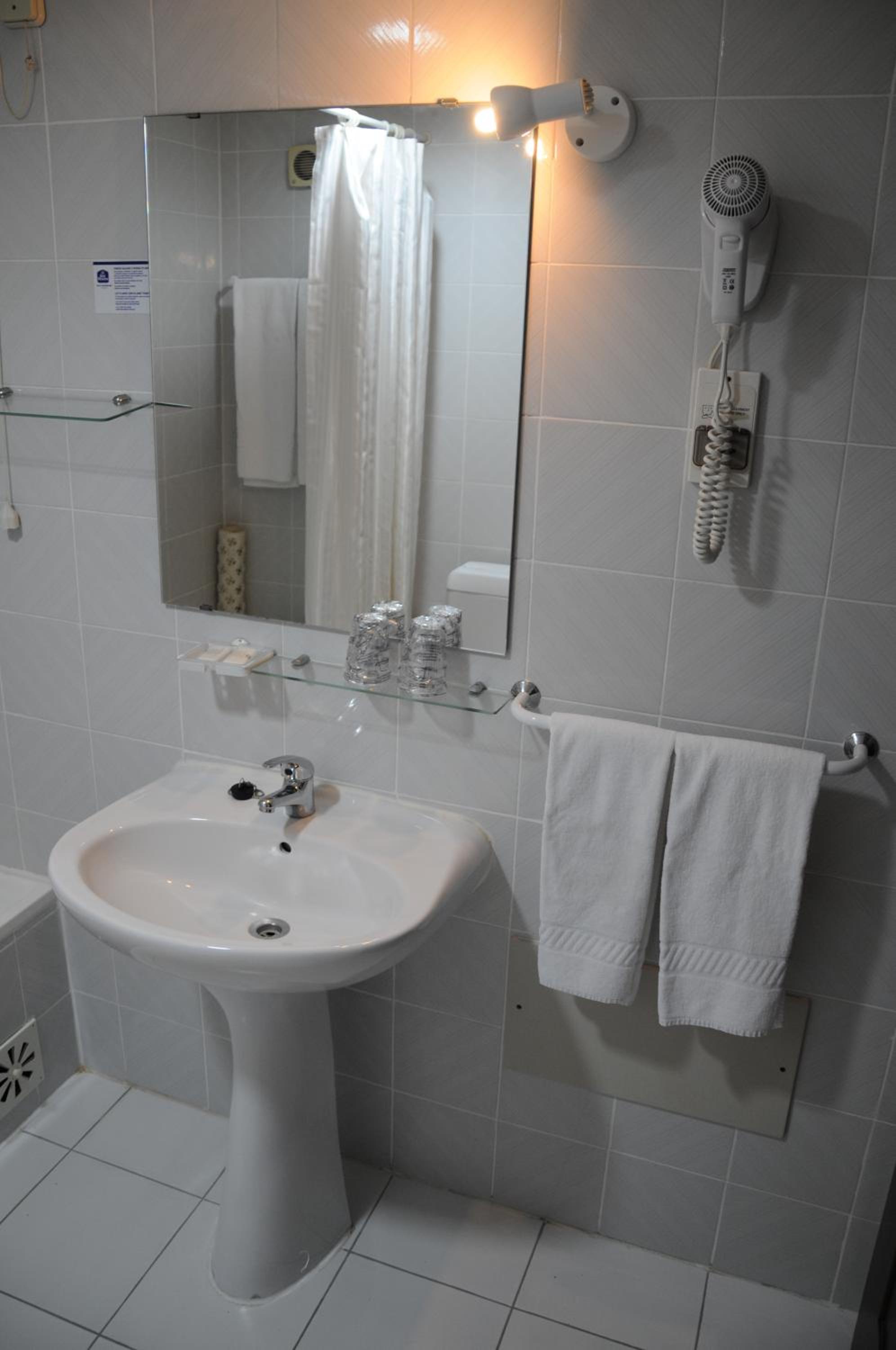 Standard Double Room - Photo 3