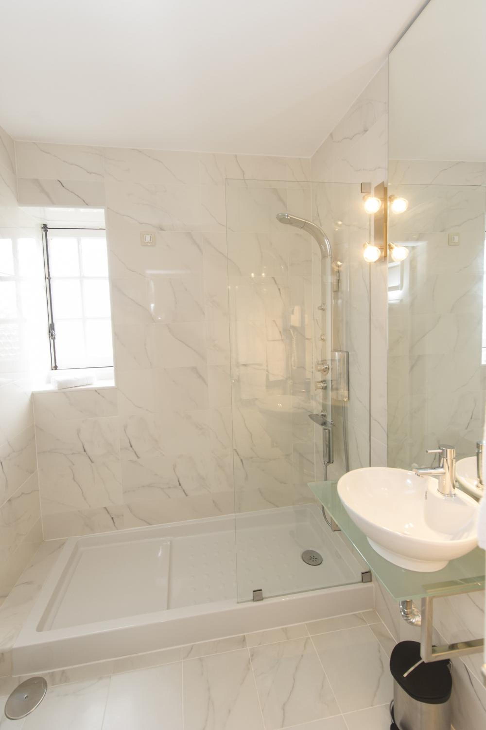 Double Room - Photo 2