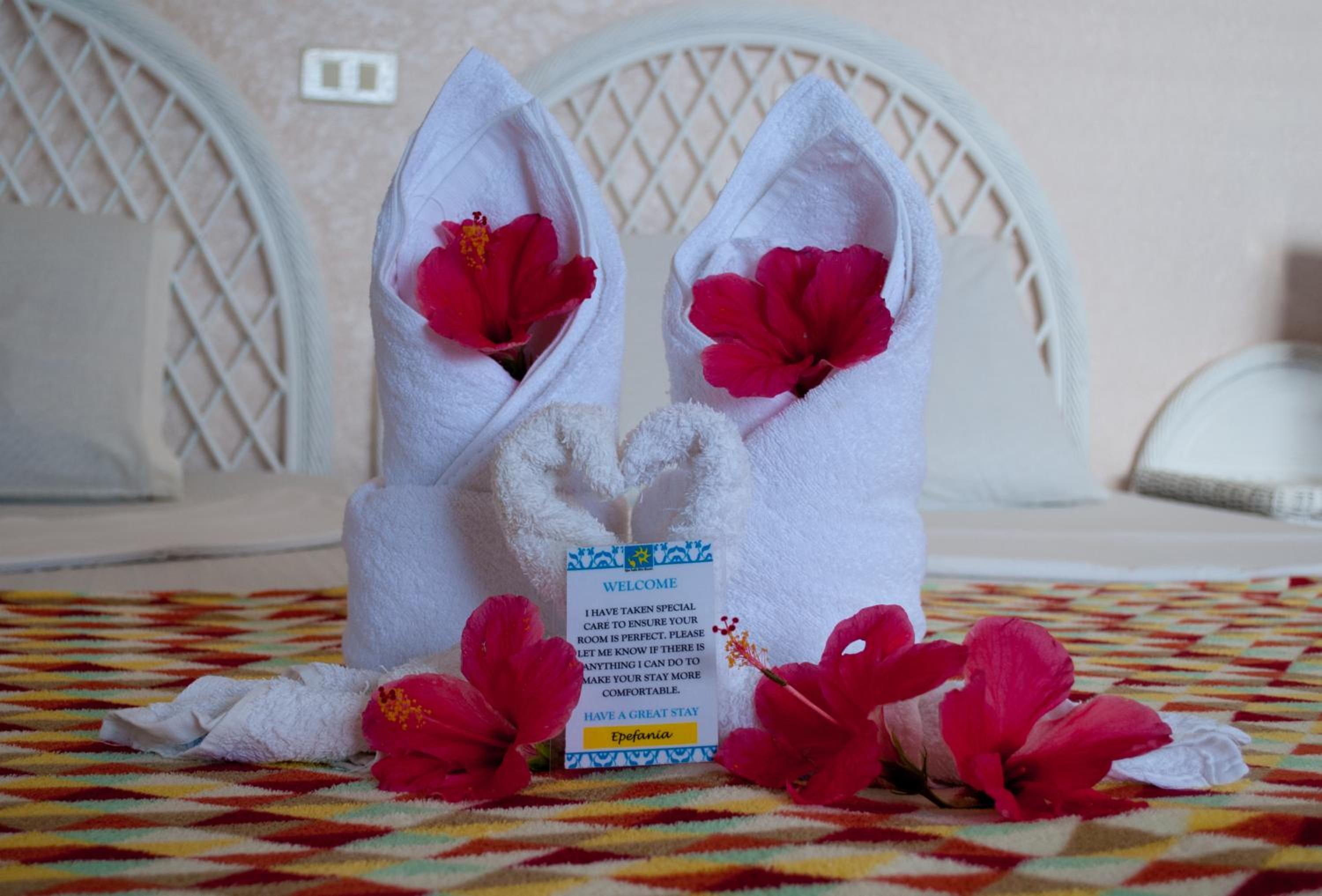 Deluxe Twin Room with Sea View - Photo 7