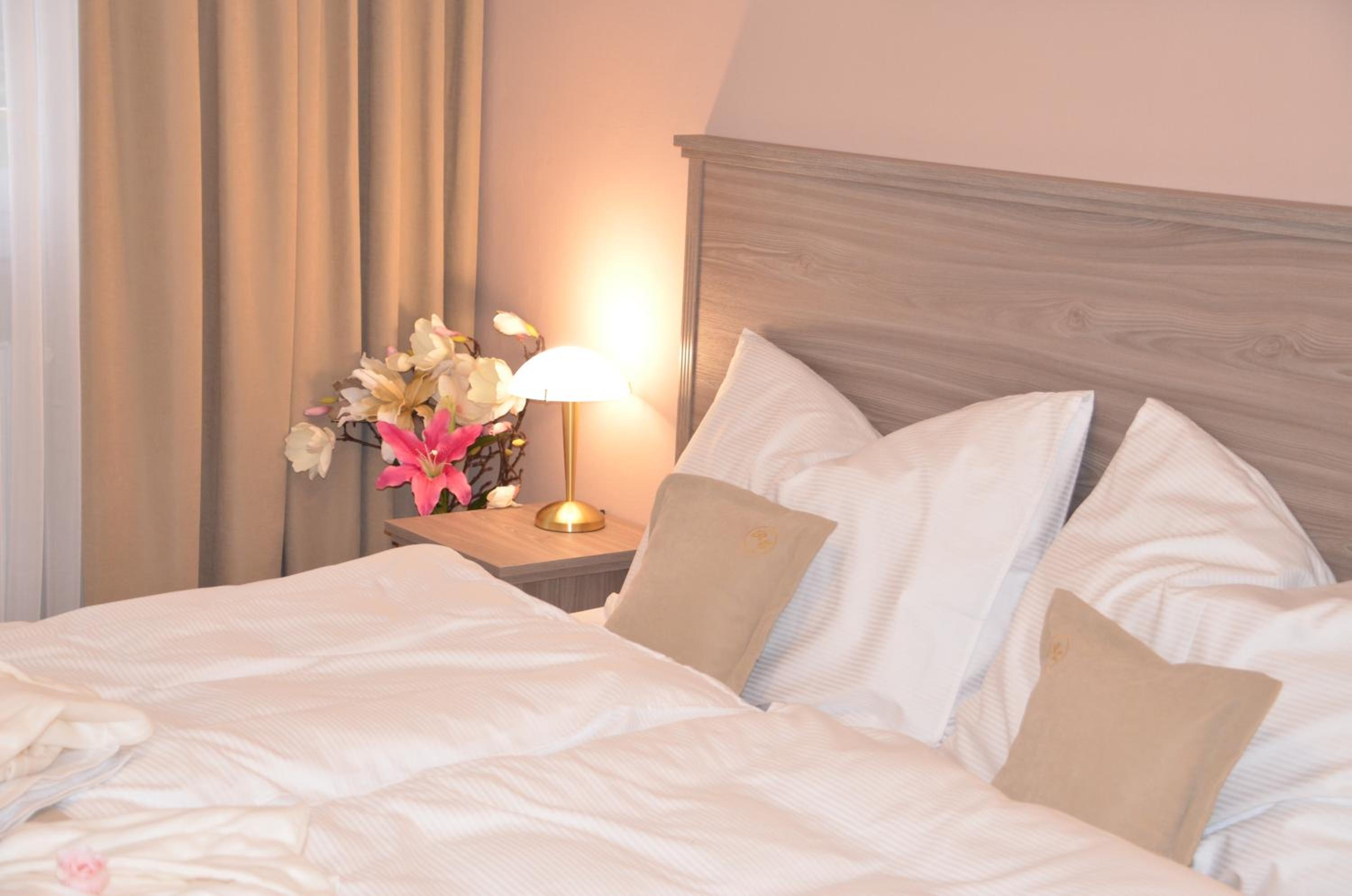 Standard Double or Twin Room - Photo 4