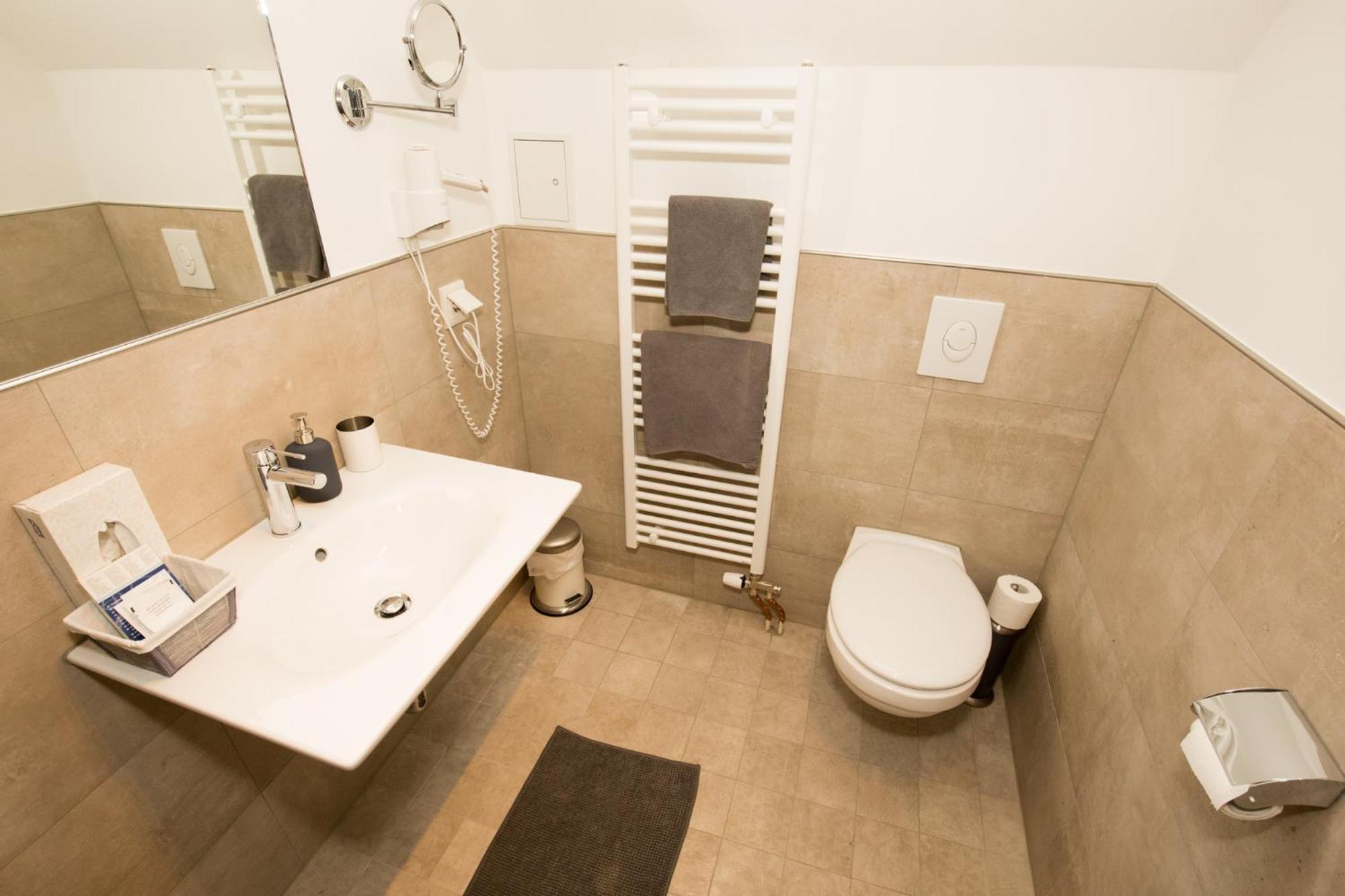 Double Room - Photo 2