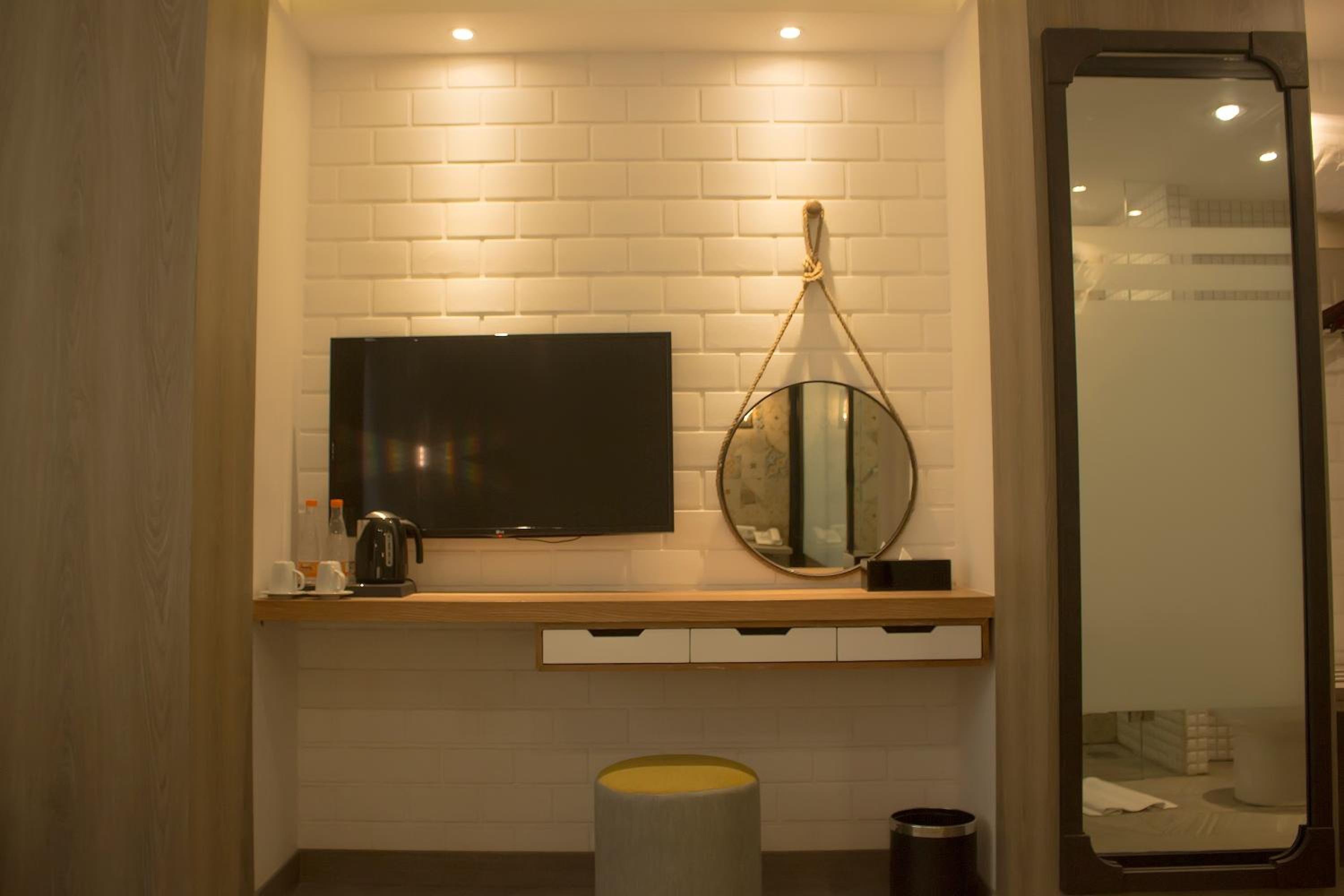 Business Twin Room - Photo 8