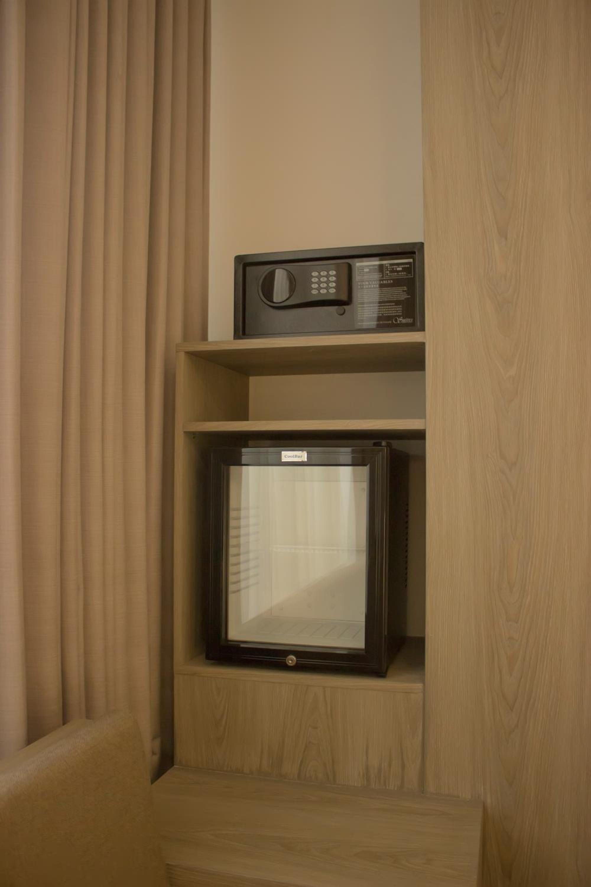 Deluxe Room - Photo 5
