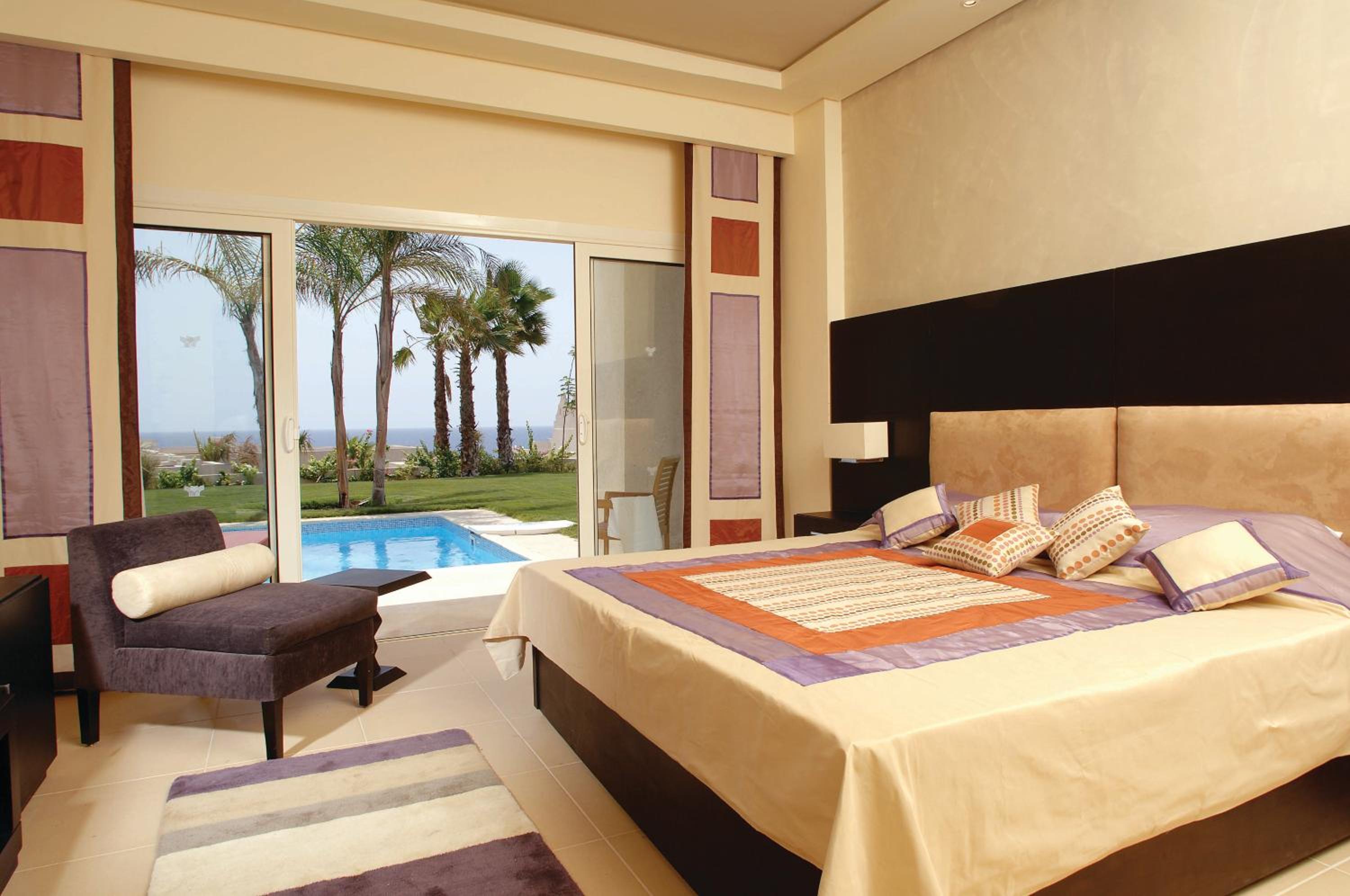 Four-Bedroom Royal Villa - Photo 3