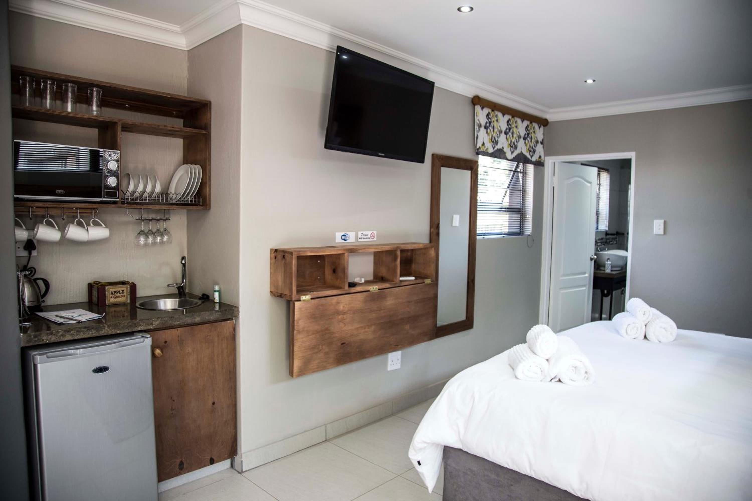 Deluxe Family Room - Photo 16