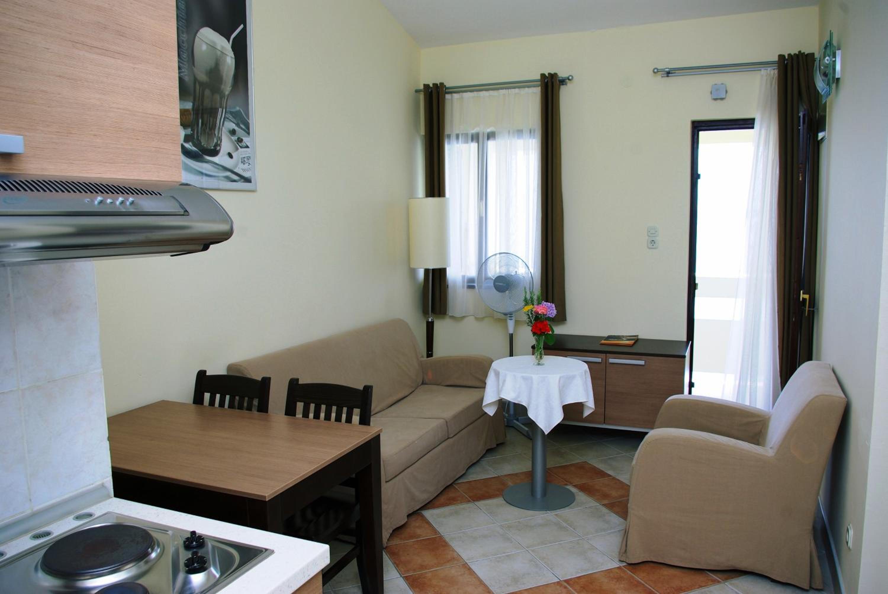 One-Bedroom Apartment - Photo 6