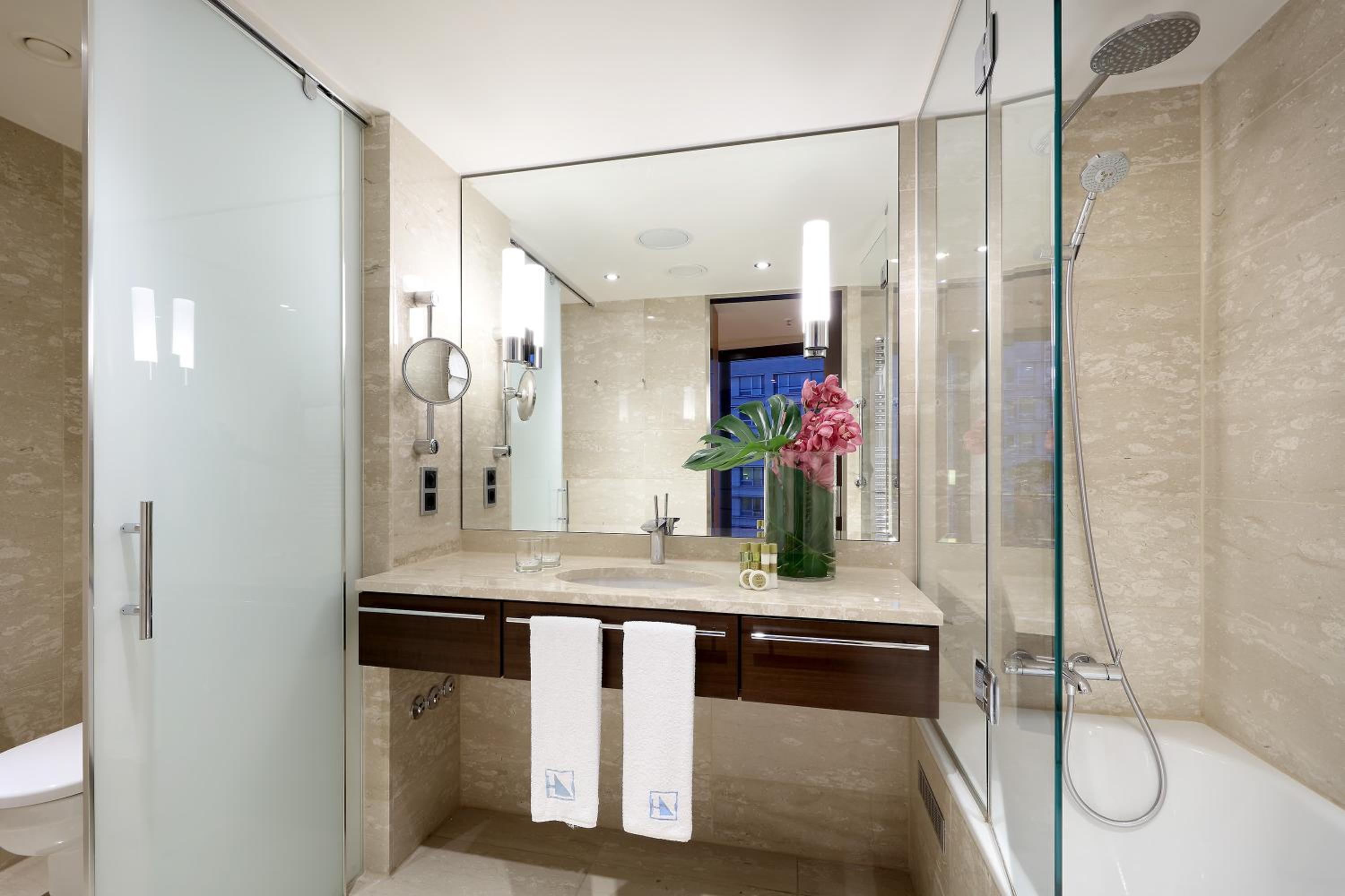 Junior Suite thumbnail 6