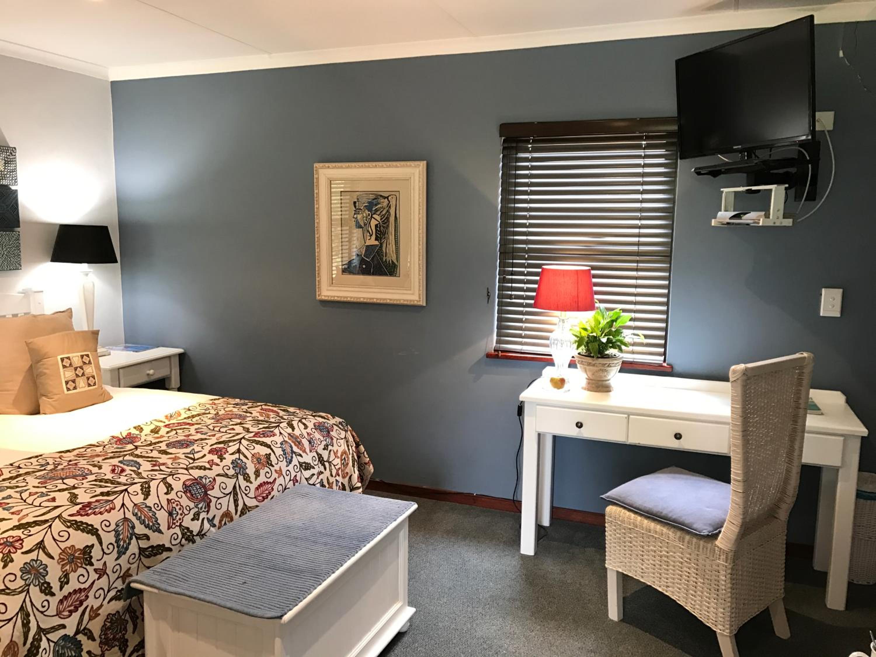 Deluxe Double or Twin Room - Photo 6