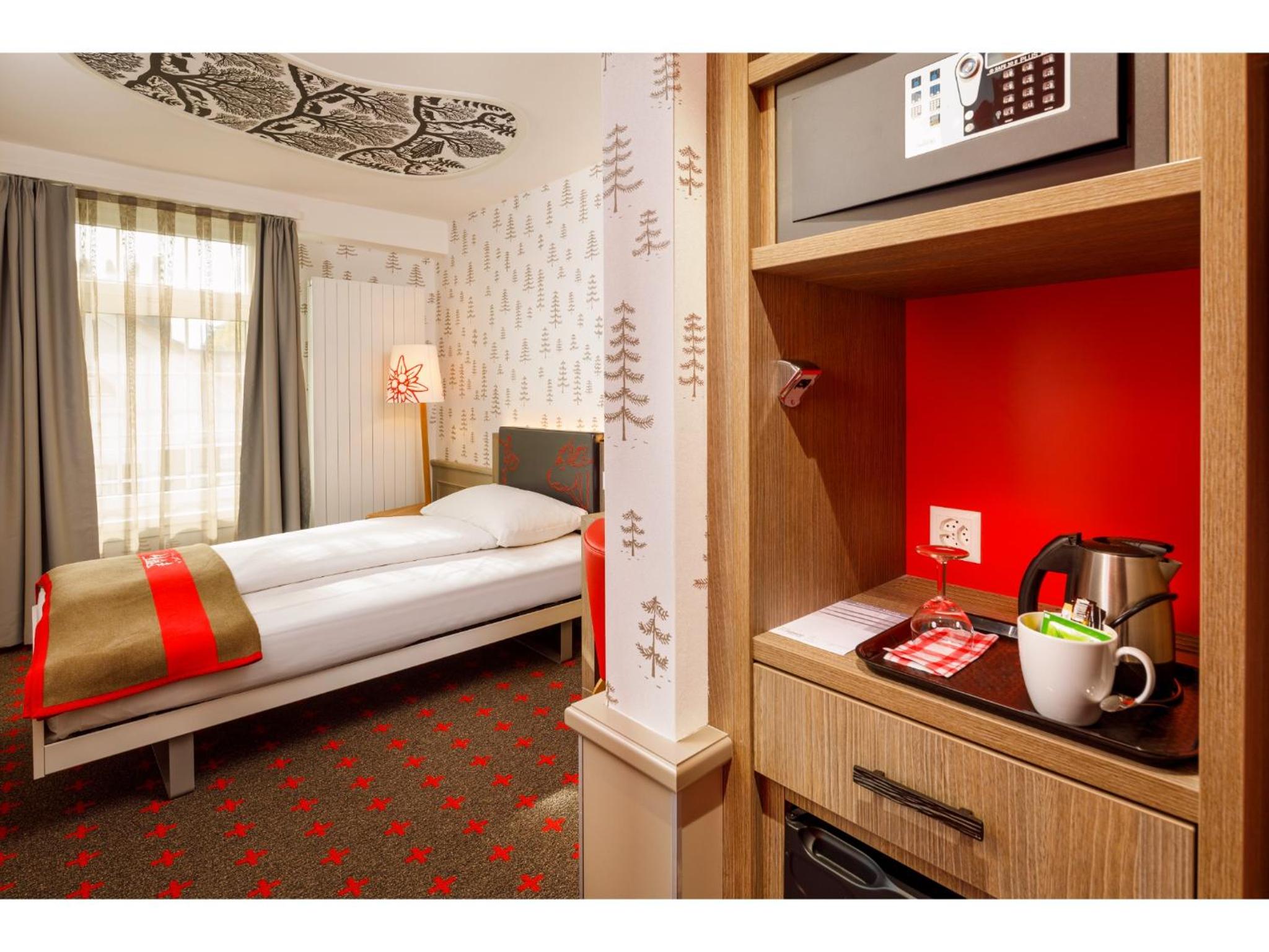 Superior Single Room thumbnail 5