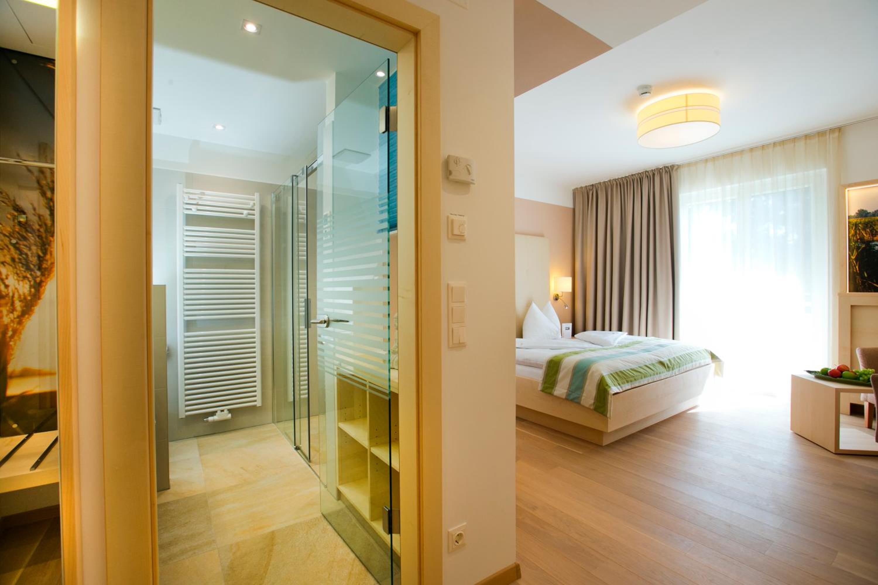 Deluxe Double Room - with Air Conditioning - Photo 4