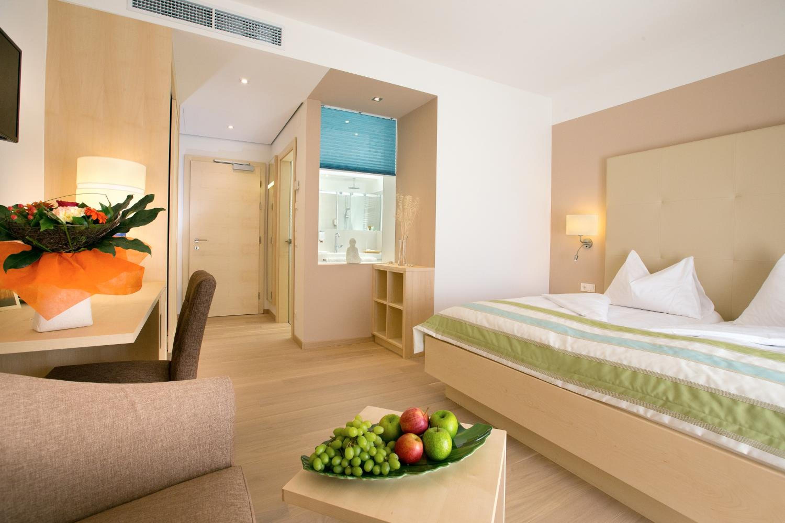Deluxe Double Room - with Air Conditioning - Photo 1