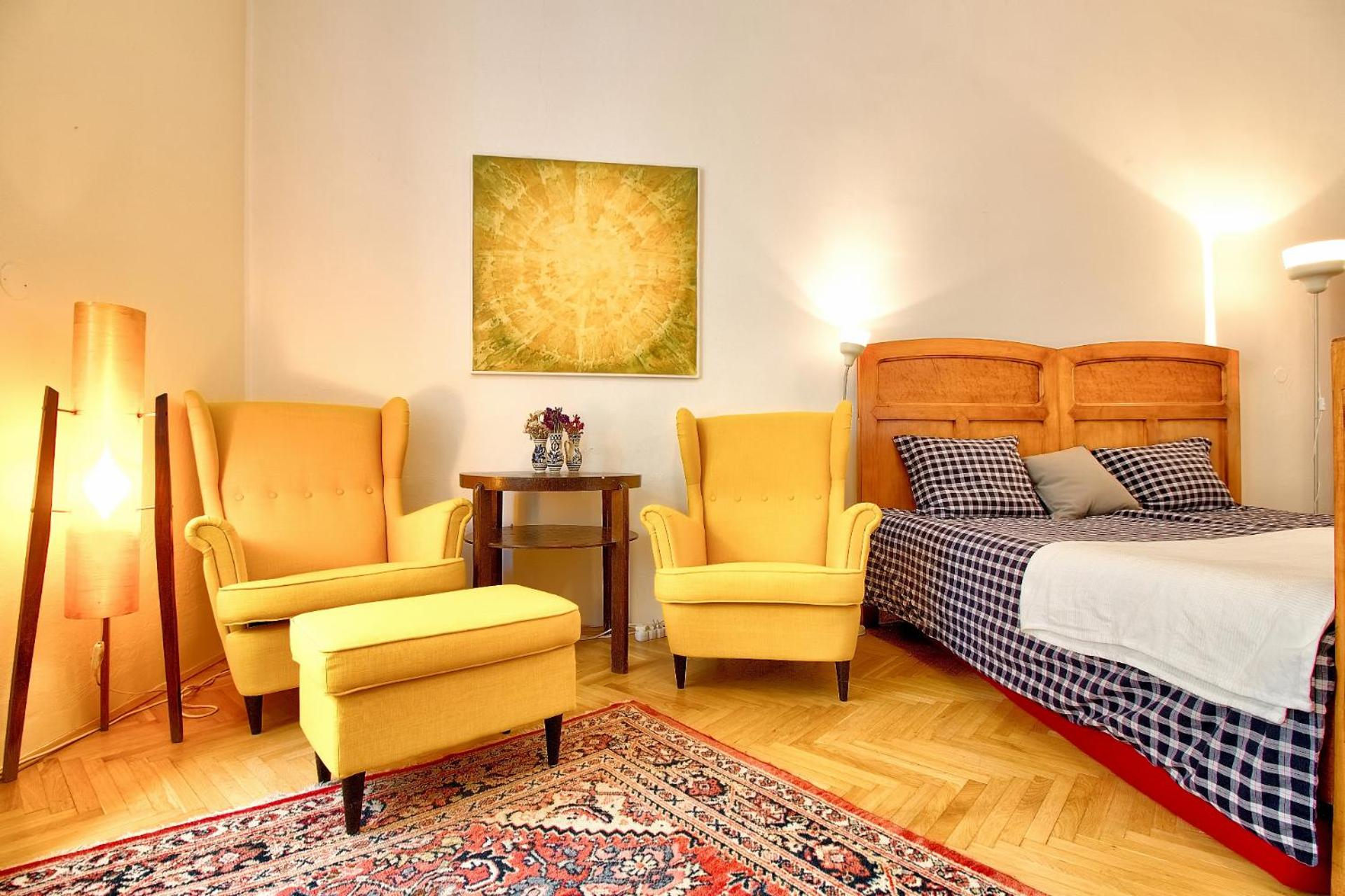 Studio Apartment