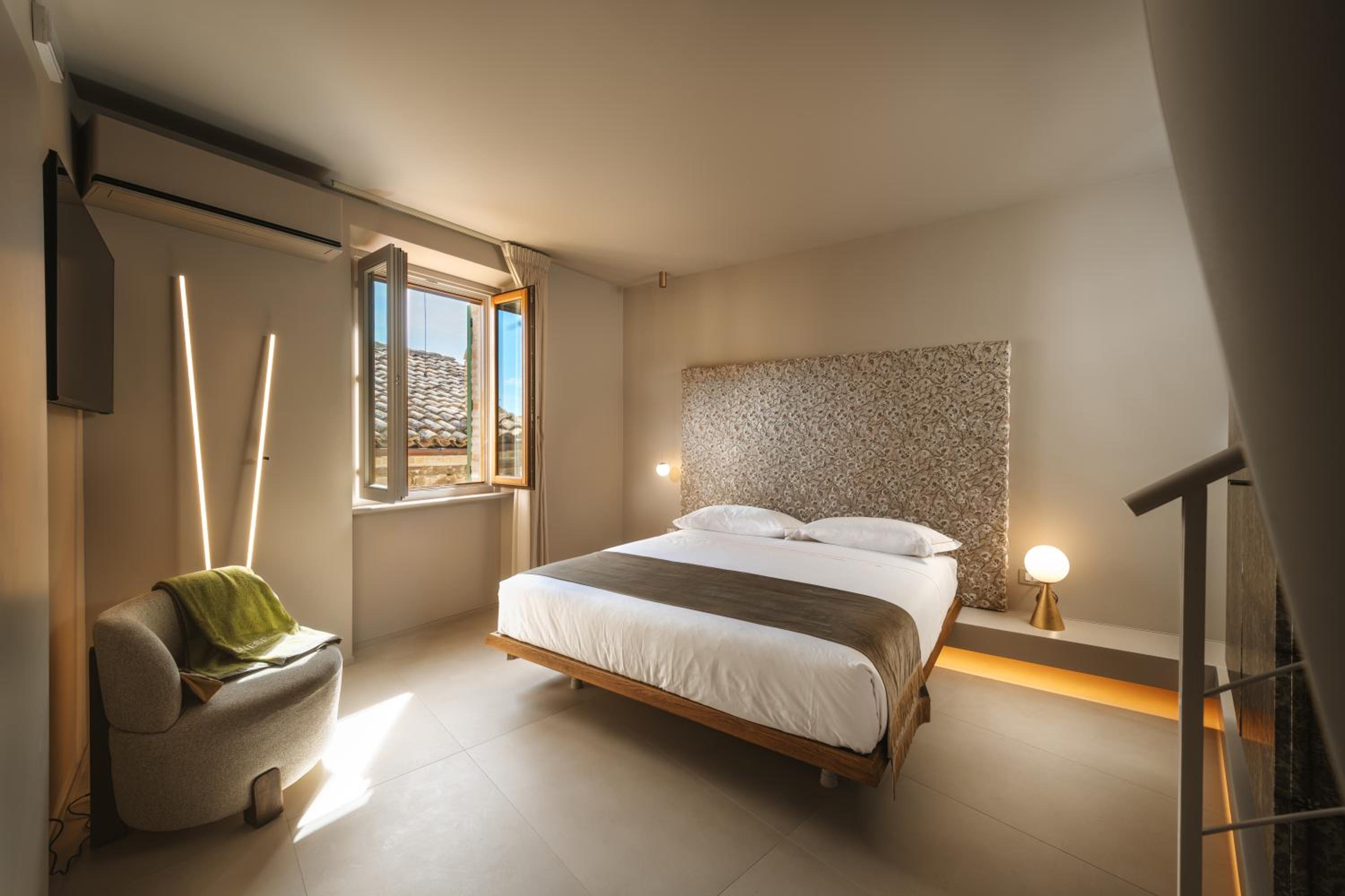 Deluxe Suite with Sea View photo 1