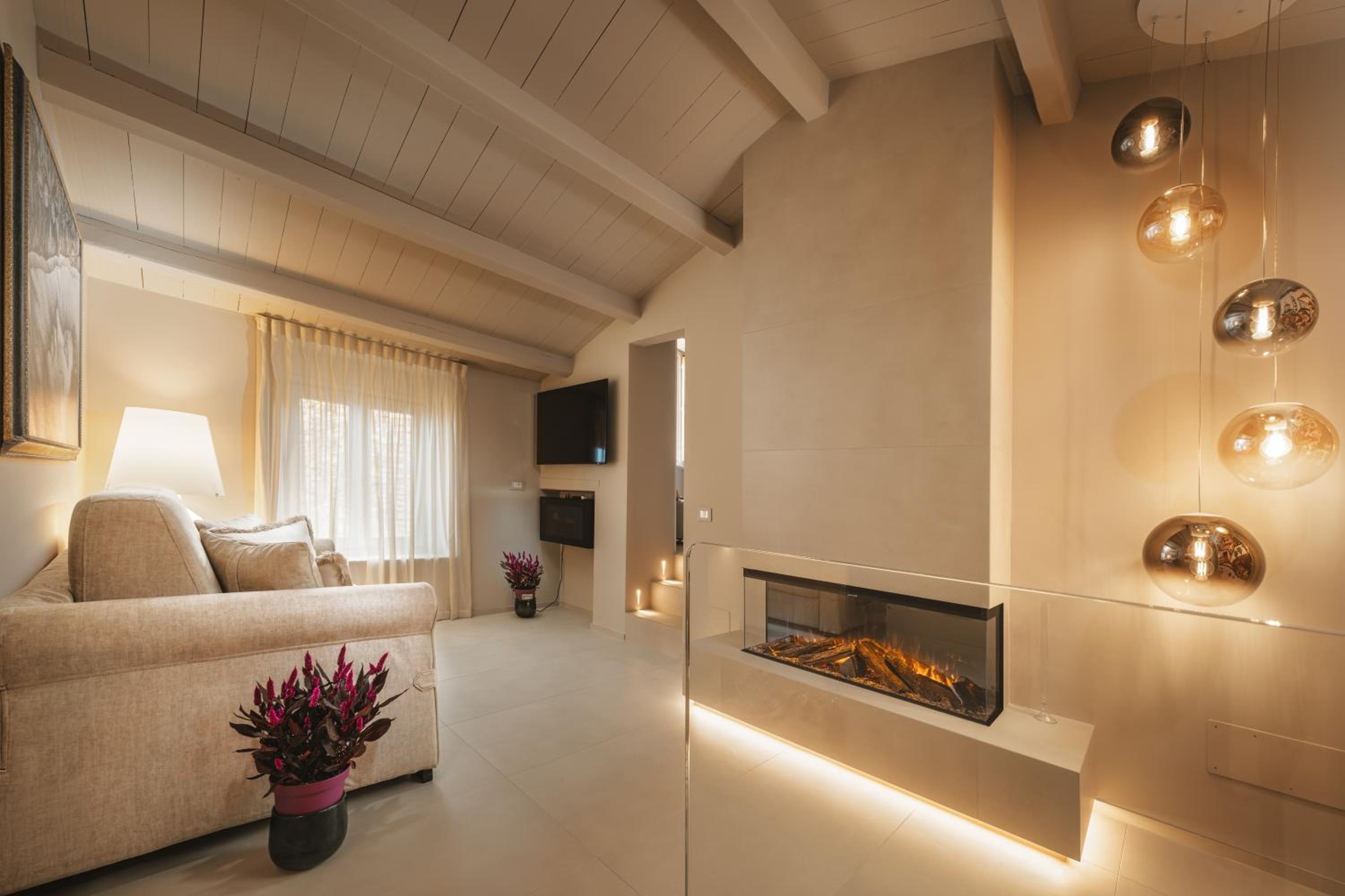 Deluxe Suite with Sea View photo 2