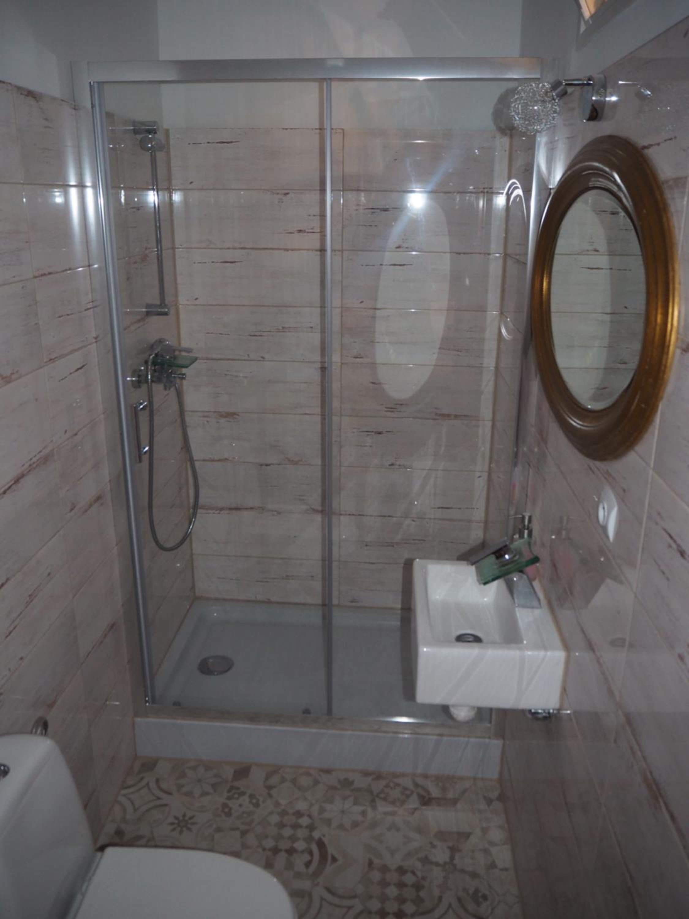 Twin Room with Private Bathroom photo 3
