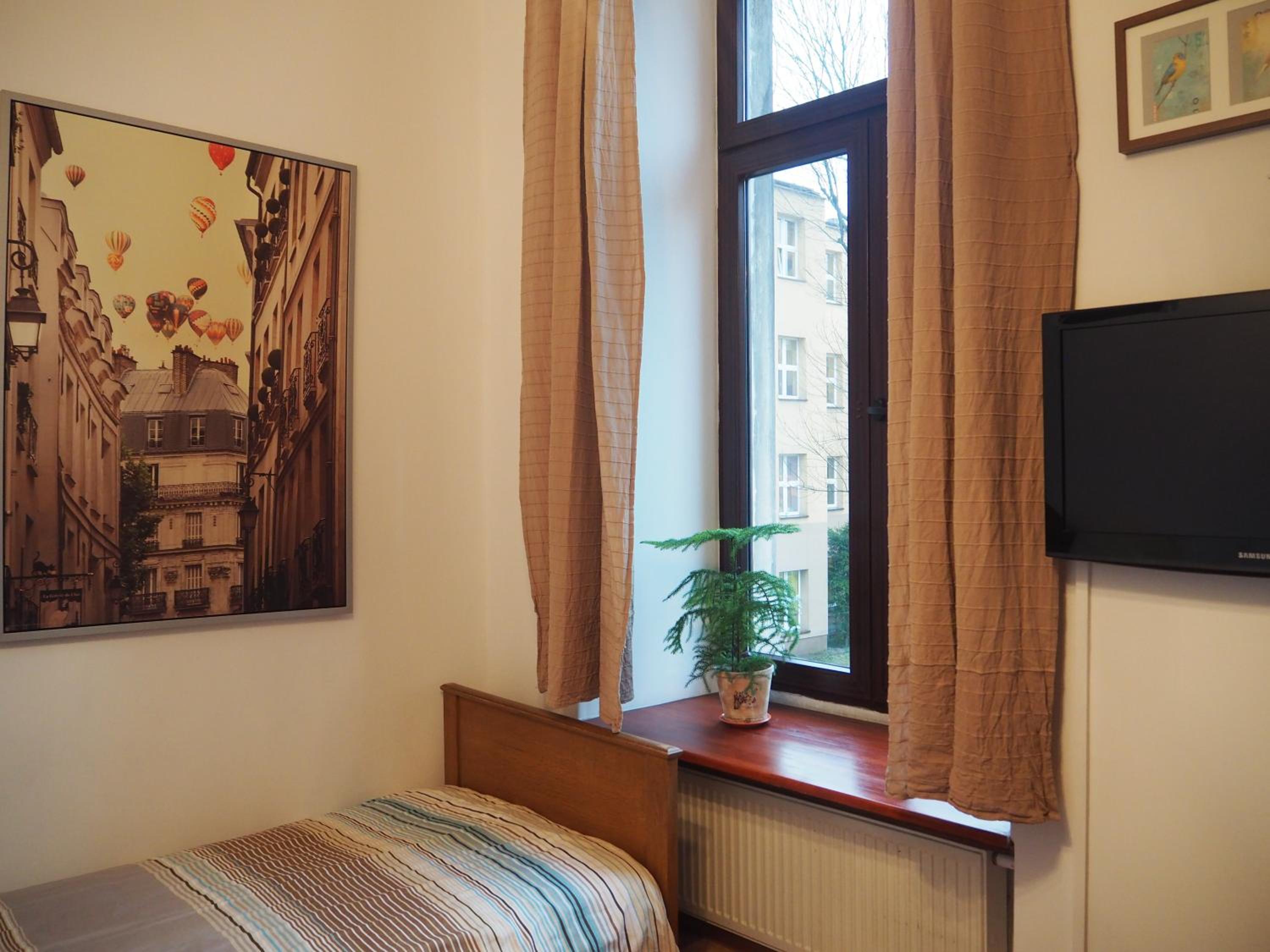 Twin Room with Private Bathroom photo 1