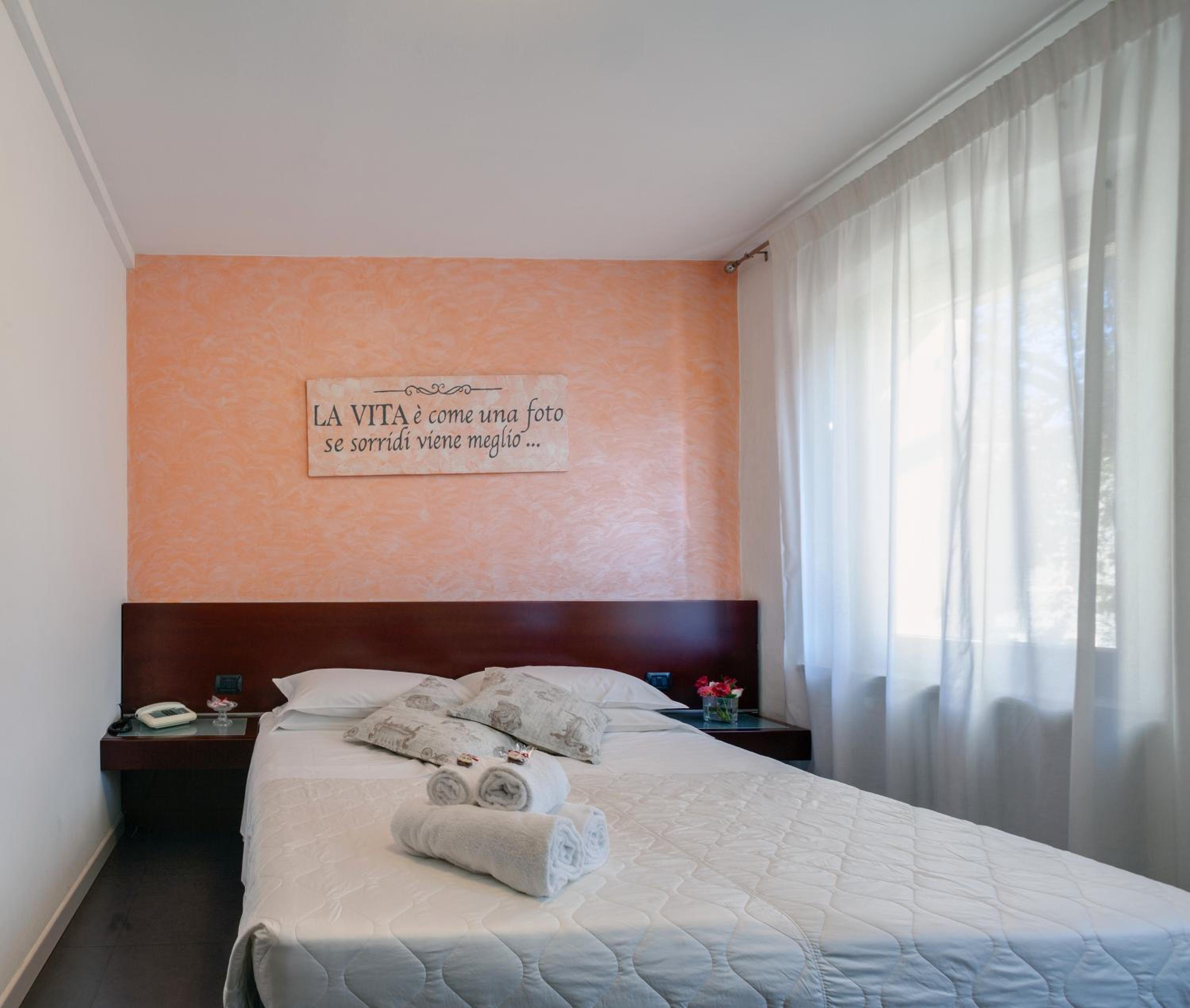 Double Room - Photo 19