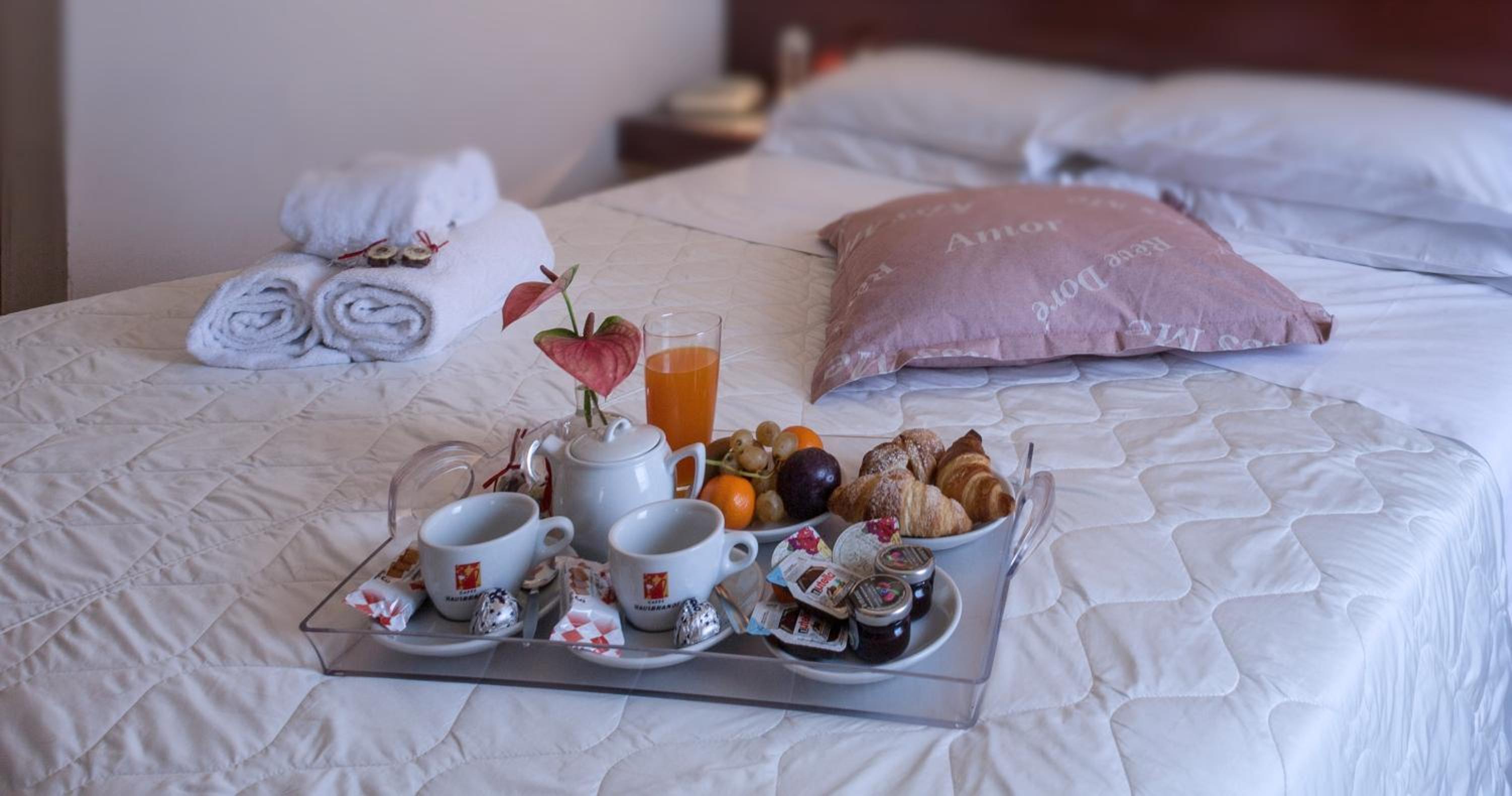 Double Room - Photo 5
