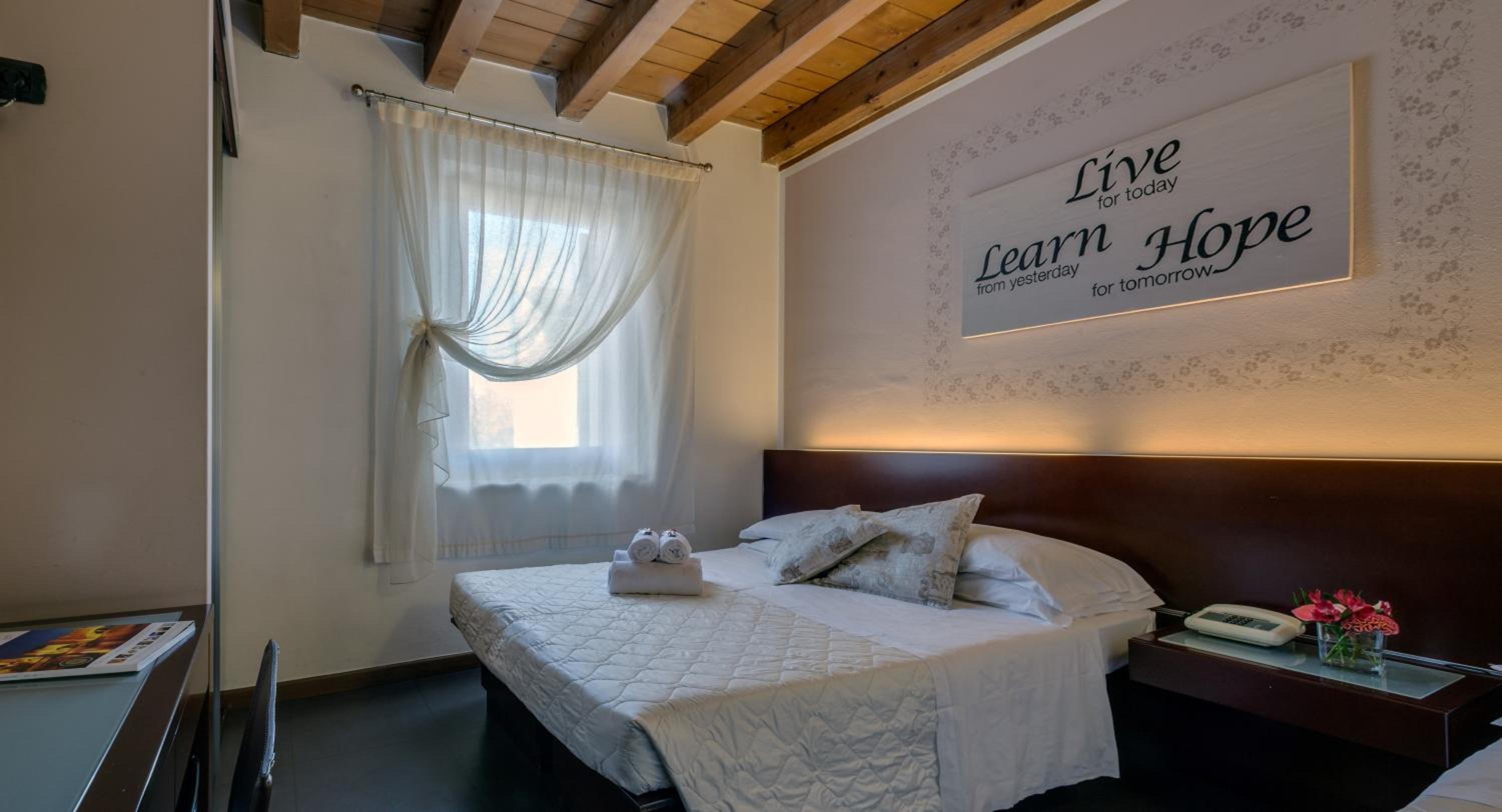 Double Room - Photo 4