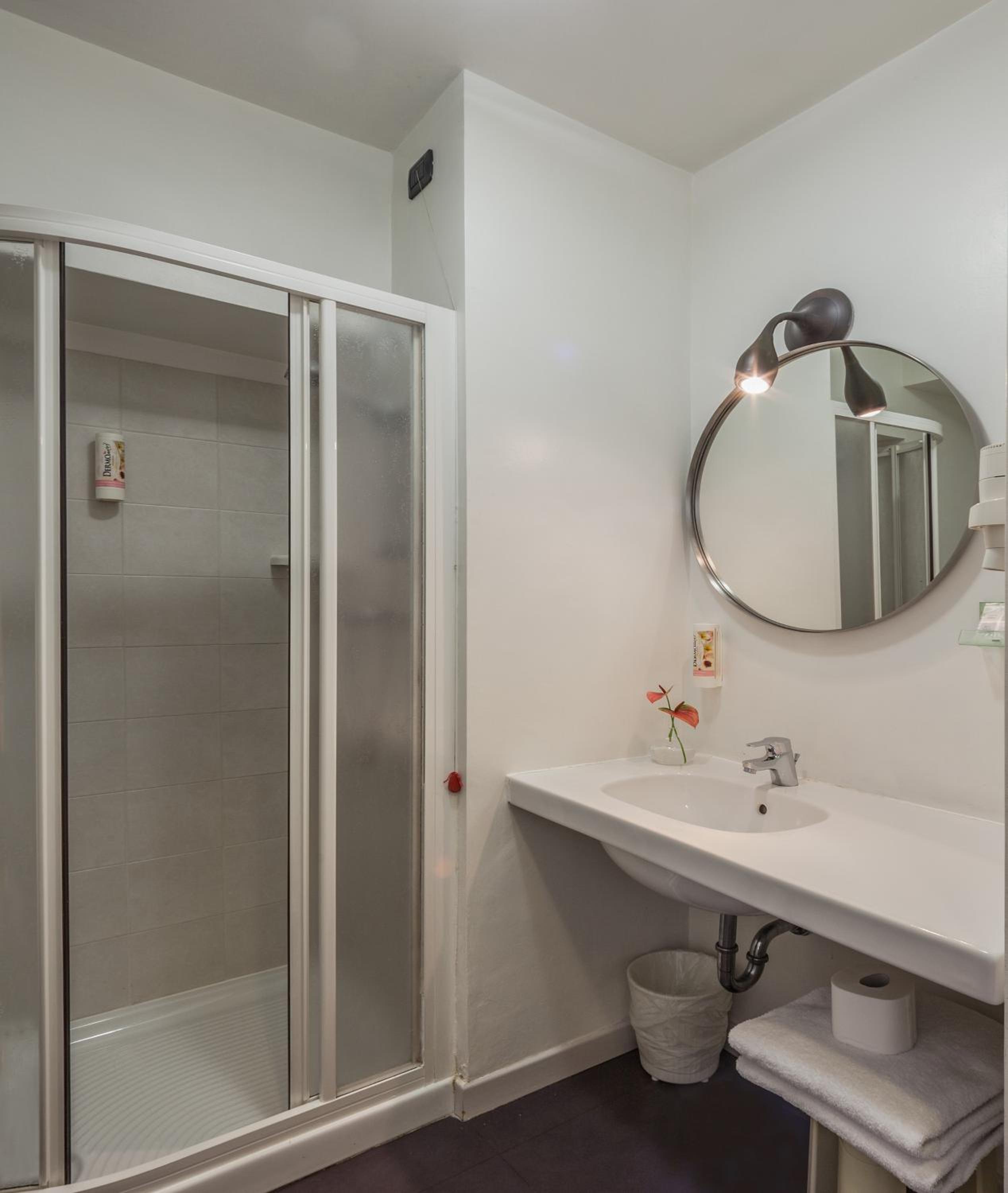 Quadruple Room - Photo 9
