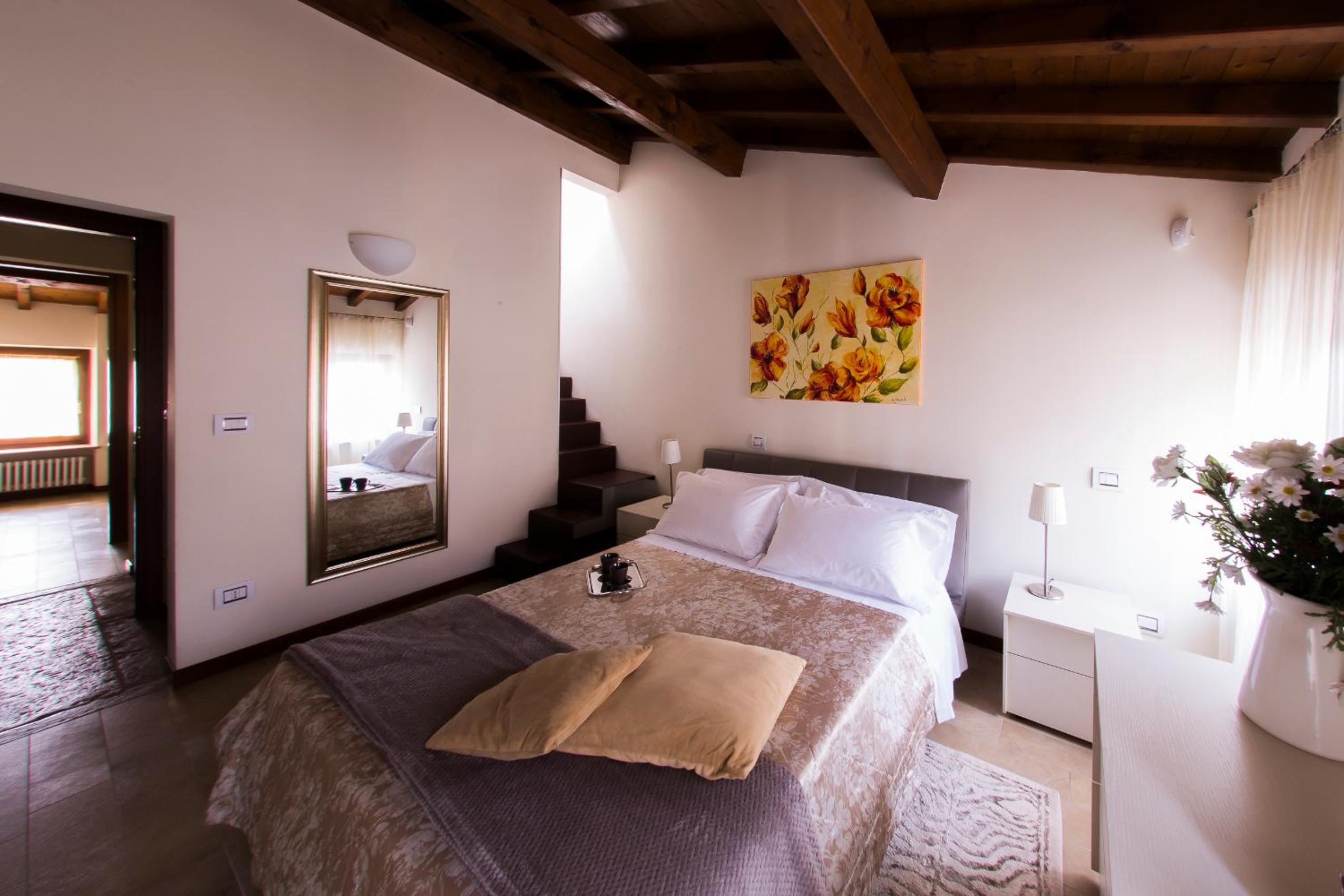 Two-Bedroom Apartment with Terrace - Split Level
