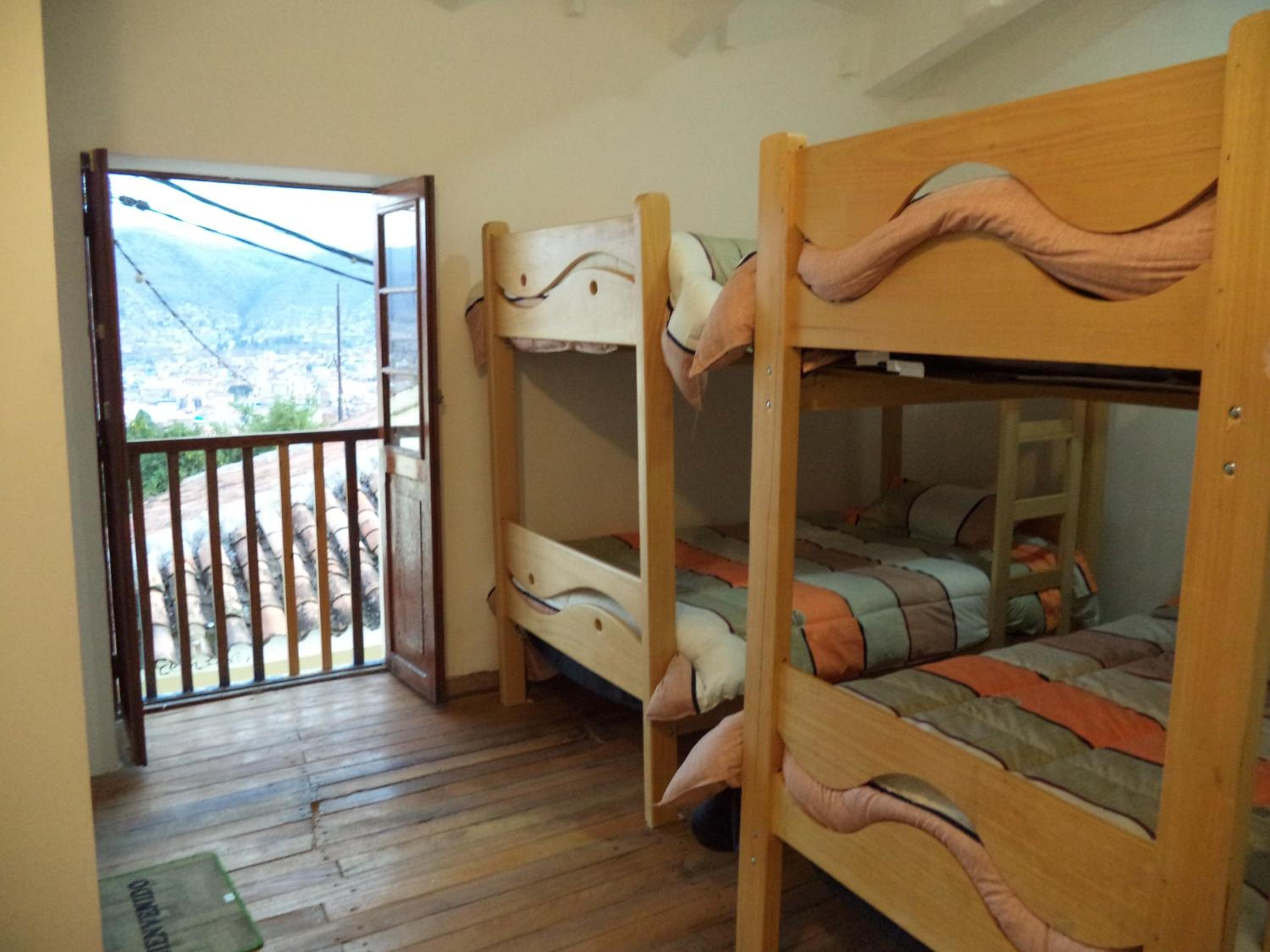 Bed in 6-Bed Mixed Dormitory Room photo 1