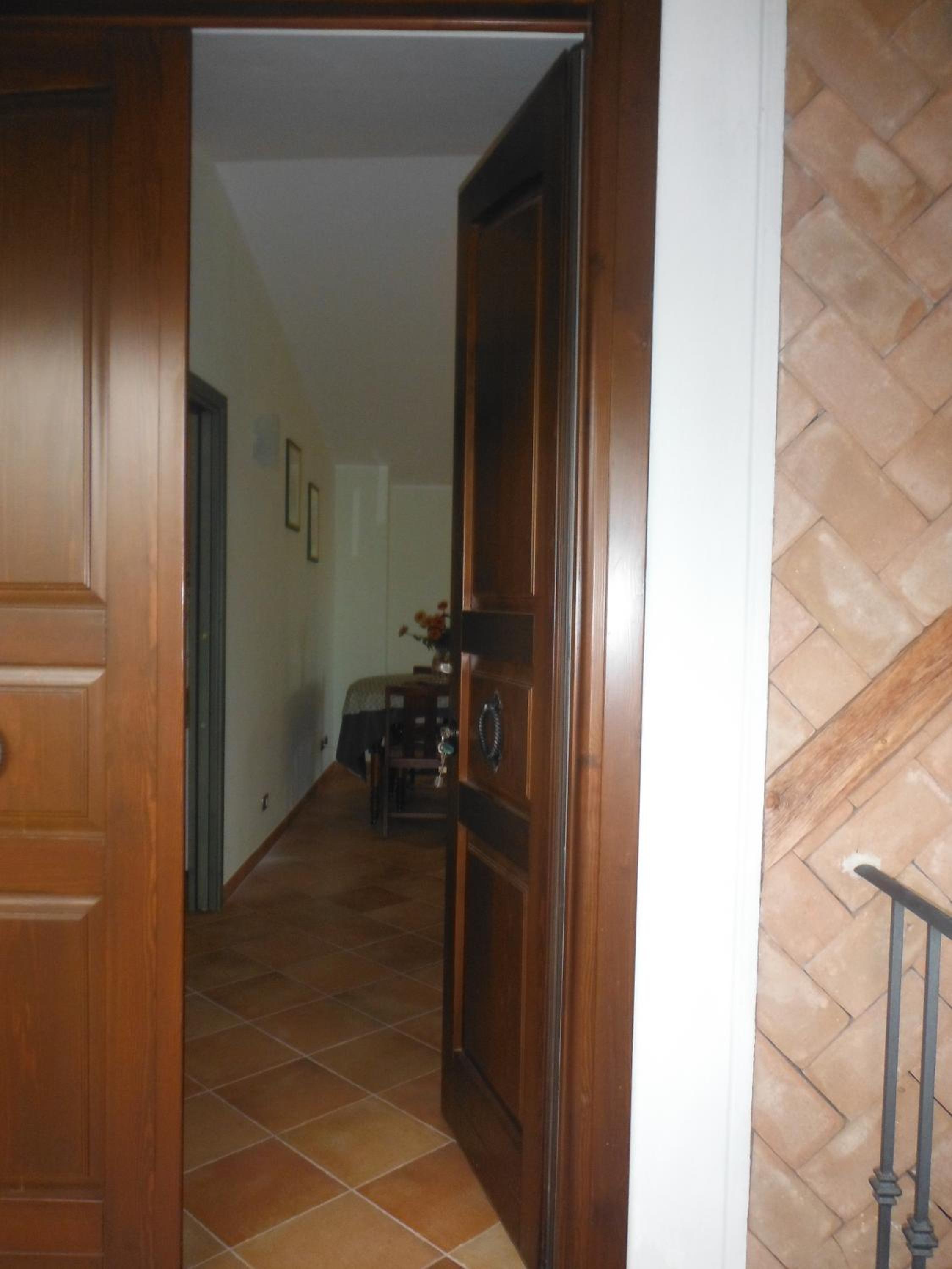 Two-Bedroom Apartment - Photo 9