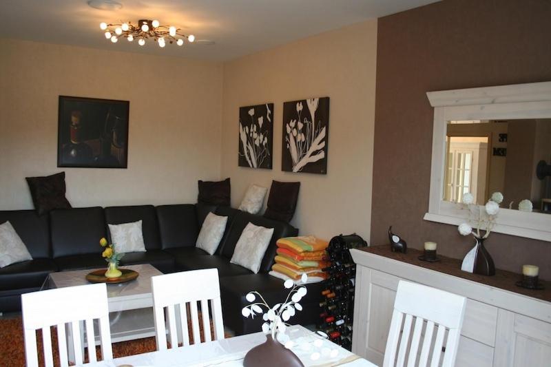One-Bedroom House photo 1