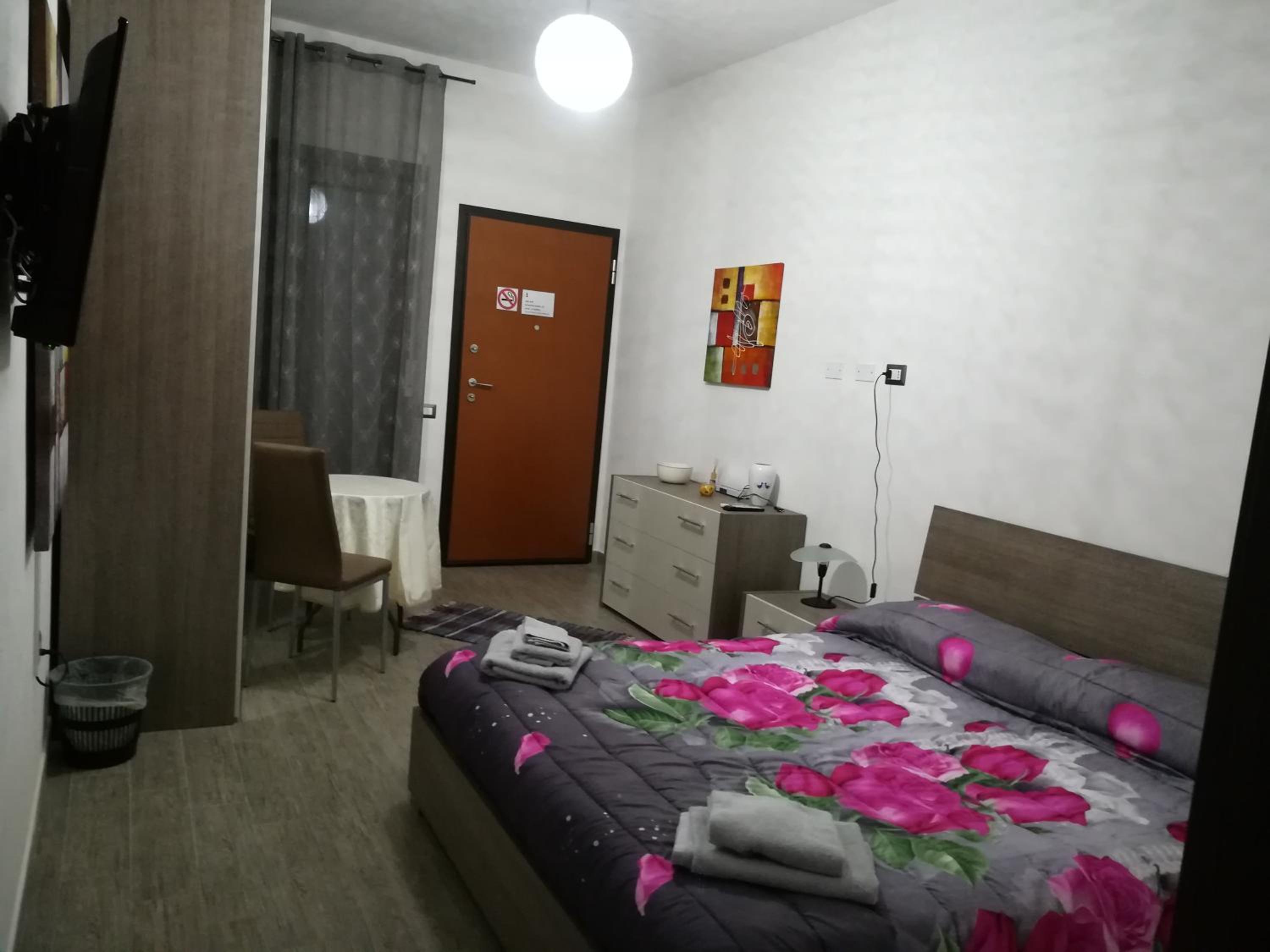 Double Room with Private Bathroom photo 1