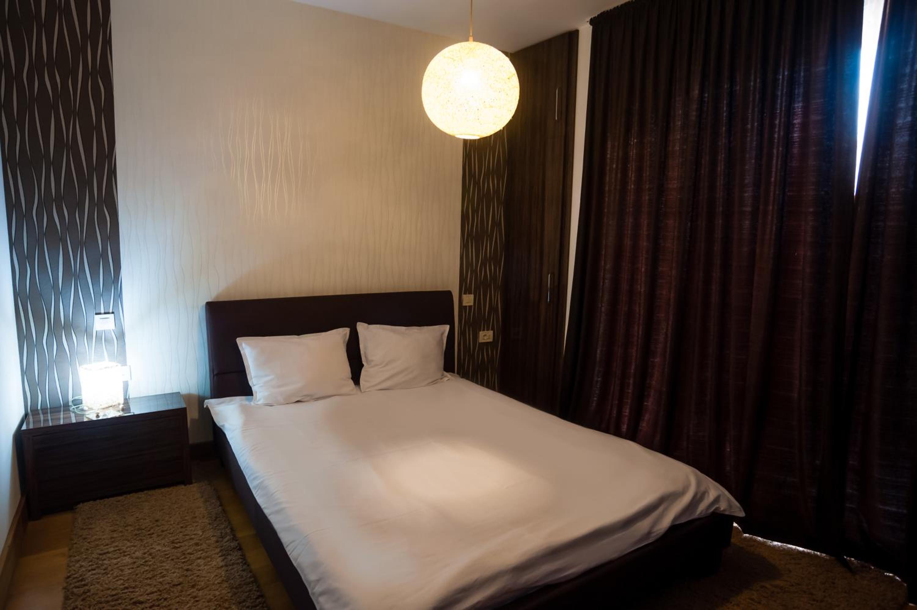 Deluxe Suite - Photo 2