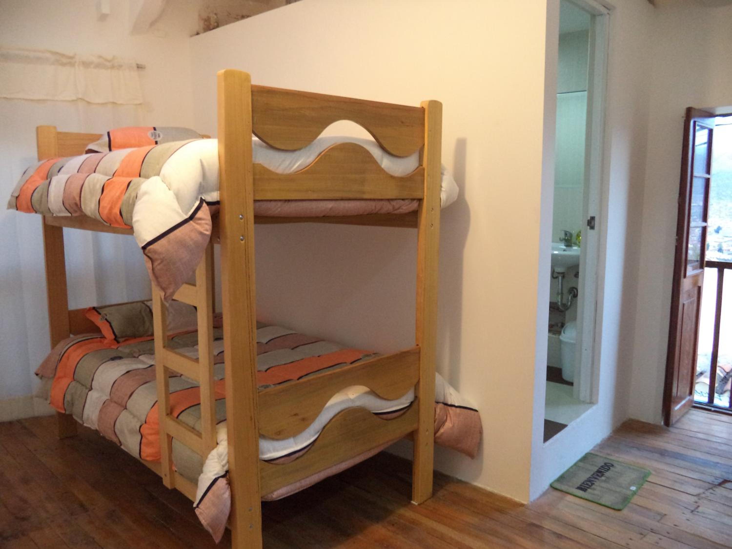 Bed in 6-Bed Mixed Dormitory Room photo 2