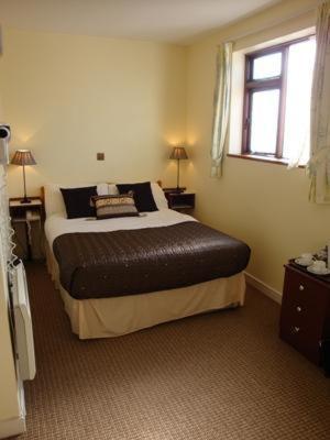 Twin Room - Photo 3